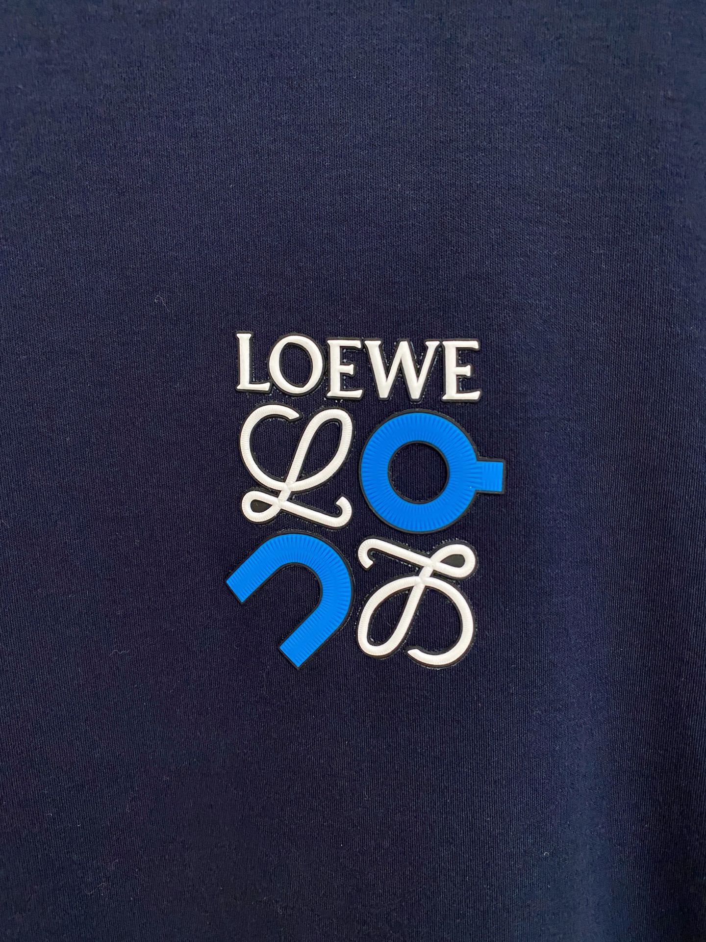 🌾 罗意威 25ss早秋【新品】圆领打底衫单穿卫衣爆款 超前卫设计风格 细腻舒适 穿着非常轻便不易起皱。