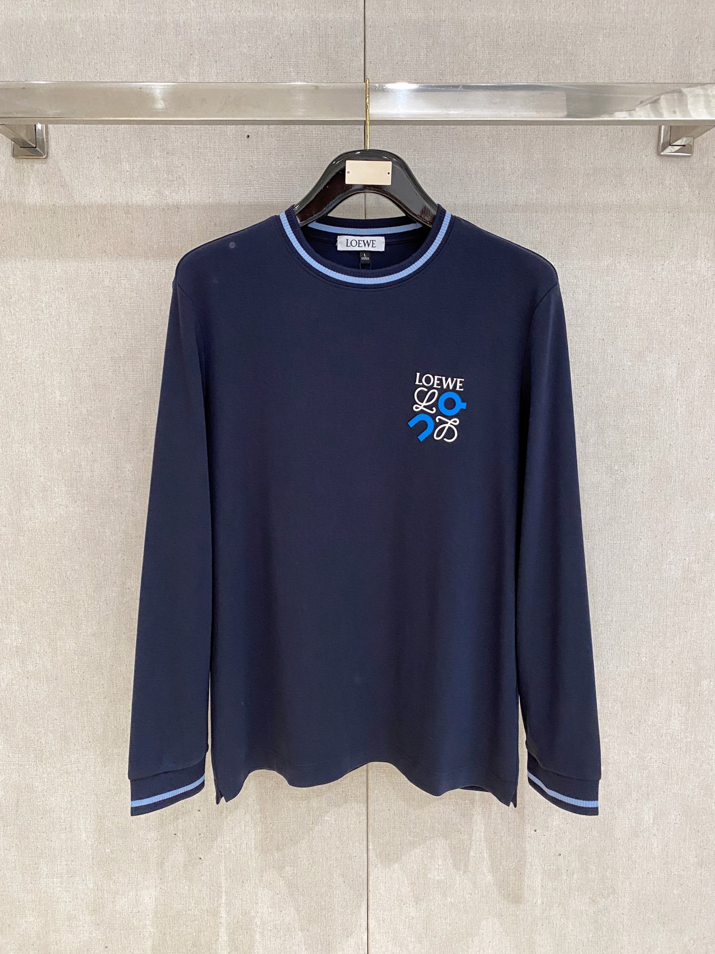 🌾 罗意威 25ss早秋【新品】圆领打底衫单穿卫衣爆款 超前卫设计风格 细腻舒适 穿着非常轻便不易起皱。