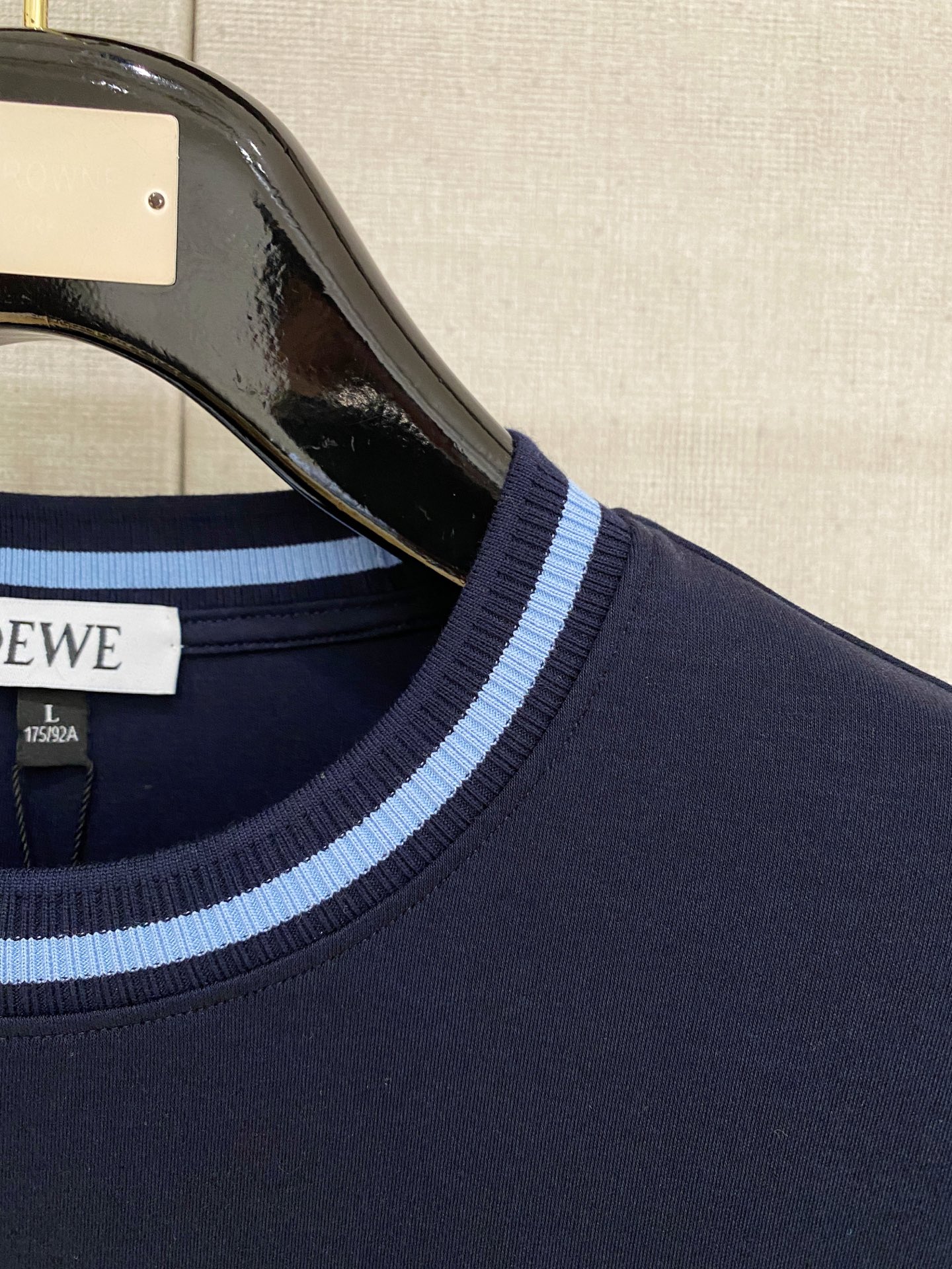 🌾 罗意威 25ss早秋【新品】圆领打底衫单穿卫衣爆款 超前卫设计风格 细腻舒适 穿着非常轻便不易起皱。