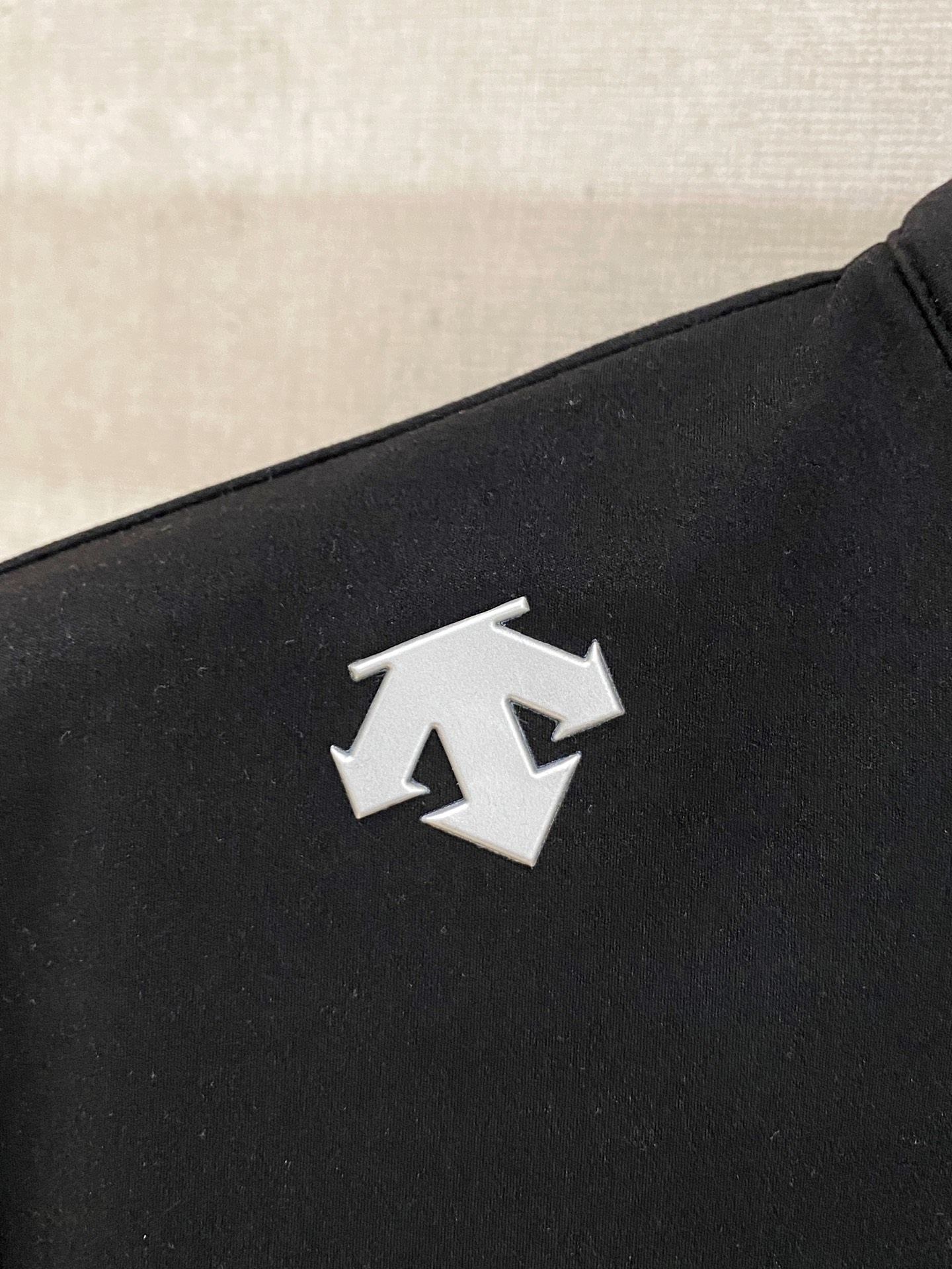 🌾 迪桑特 25ss早秋【新品】半高领打底衫单穿卫衣爆款 超前卫设计风格 细腻舒适 穿着非常轻便不易起皱