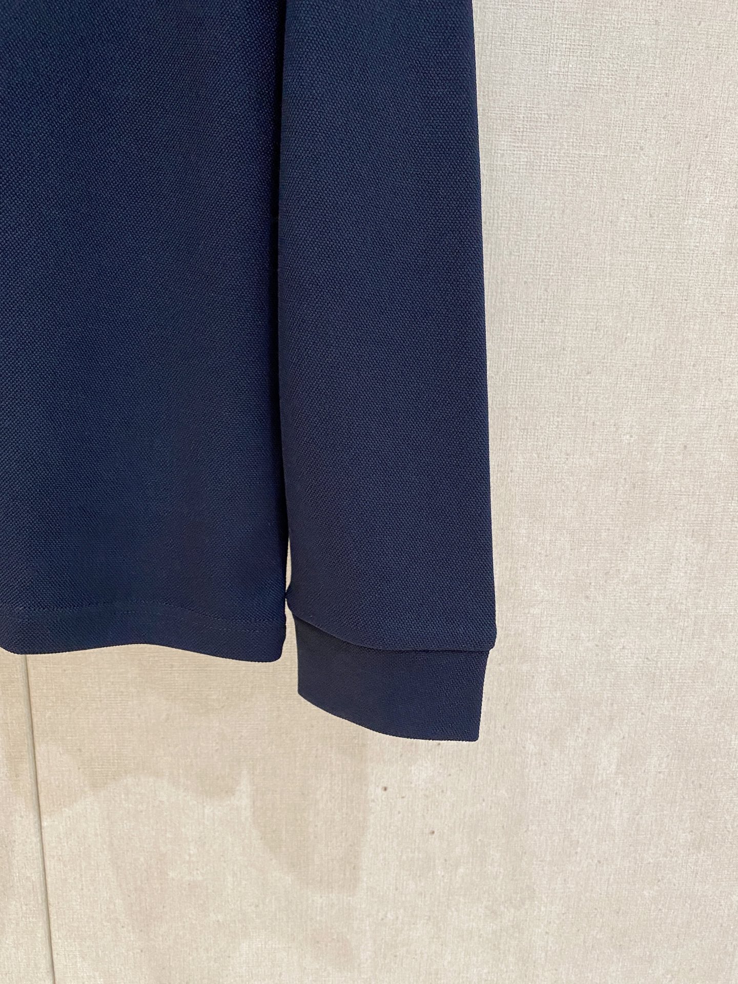 🌾 LV 25ss【新品】Polo打底衫爆款 超前卫设计风格 细腻舒适 穿着非常轻便不易起皱。多重重工艺