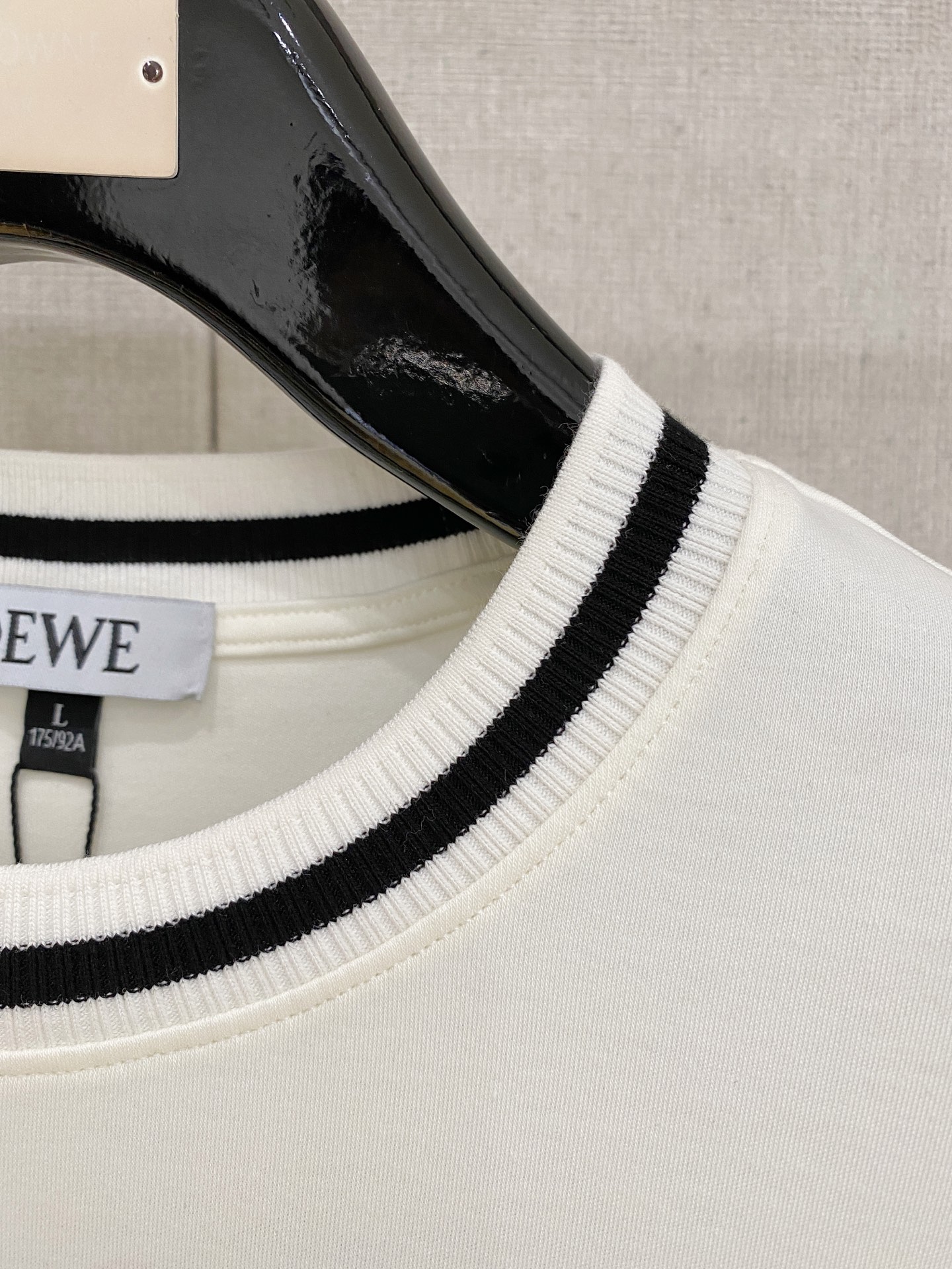 🌾 罗意威 25ss早秋【新品】圆领打底衫单穿卫衣爆款 超前卫设计风格 细腻舒适 穿着非常轻便不易起皱。