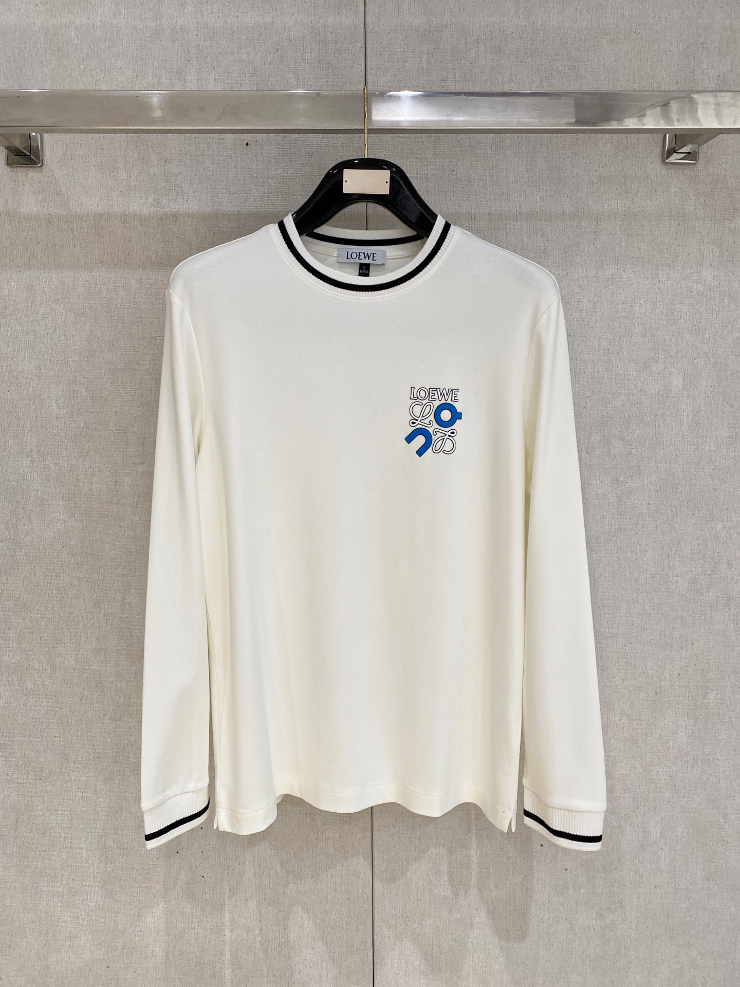 🌾 罗意威 25ss早秋【新品】圆领打底衫单穿卫衣爆款 超前卫设计风格 细腻舒适 穿着非常轻便不易起皱。