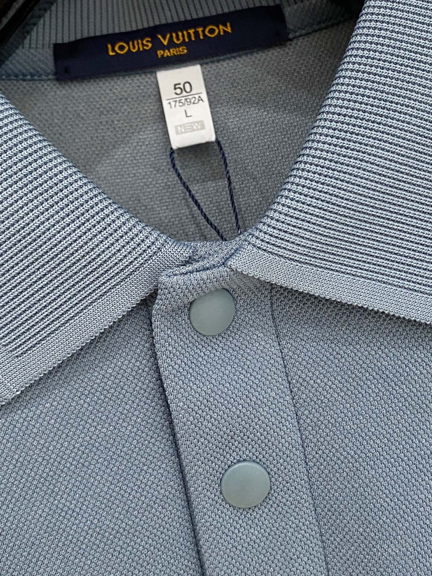 🌾 LV 25ss【新品】Polo打底衫爆款 超前卫设计风格 细腻舒适 穿着非常轻便不易起皱。多重重工艺