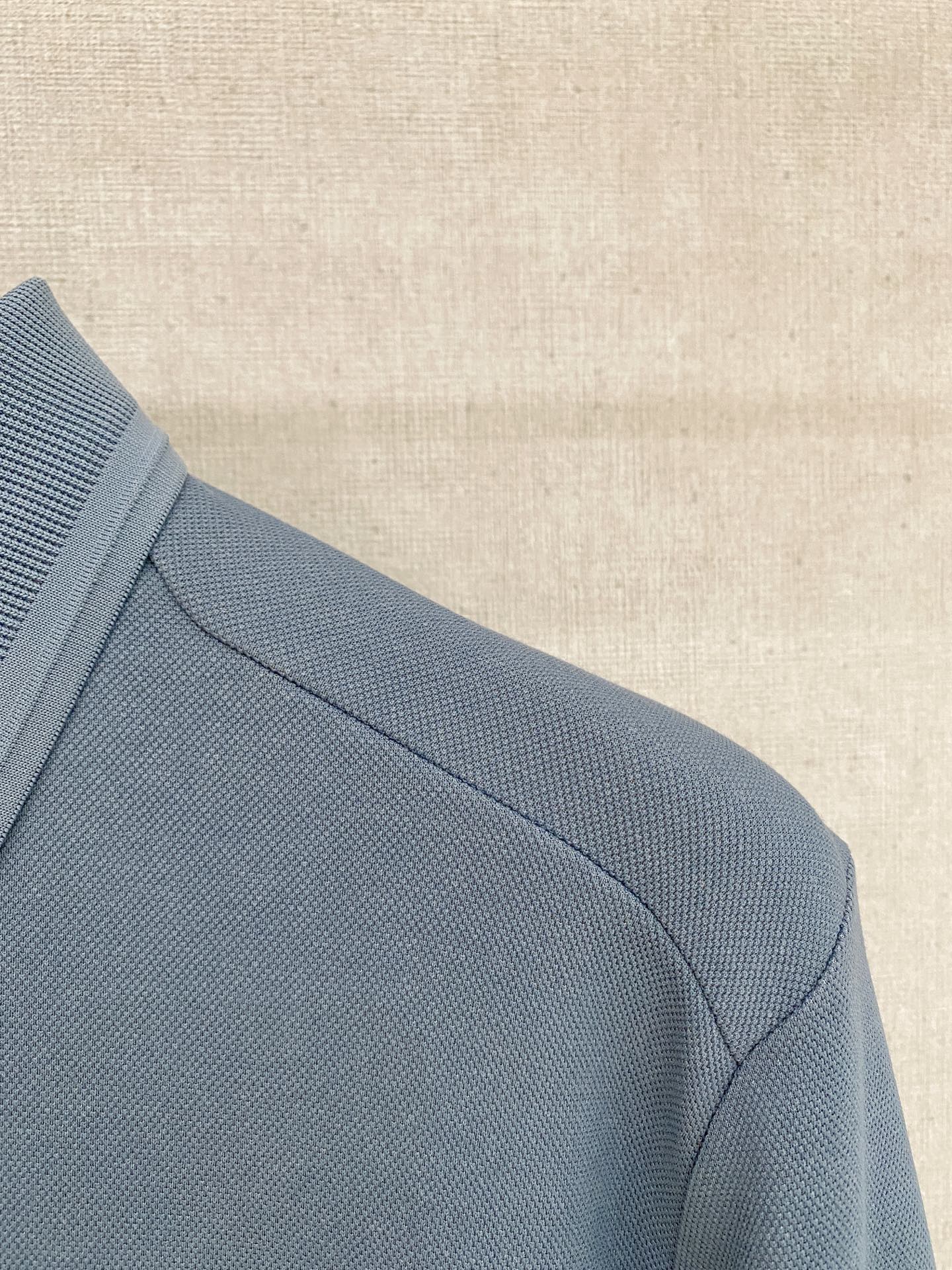 🌾 LV 25ss【新品】Polo打底衫爆款 超前卫设计风格 细腻舒适 穿着非常轻便不易起皱。多重重工艺