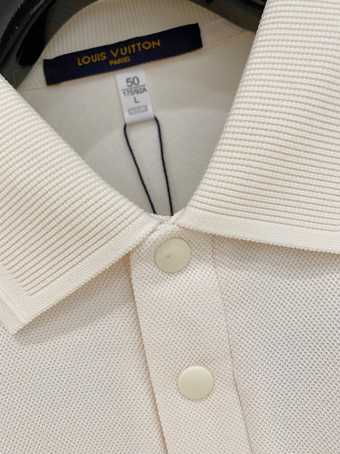 🌾 LV 25ss【新品】Polo打底衫爆款 超前卫设计风格 细腻舒适 穿着非常轻便不易起皱。多重重工艺