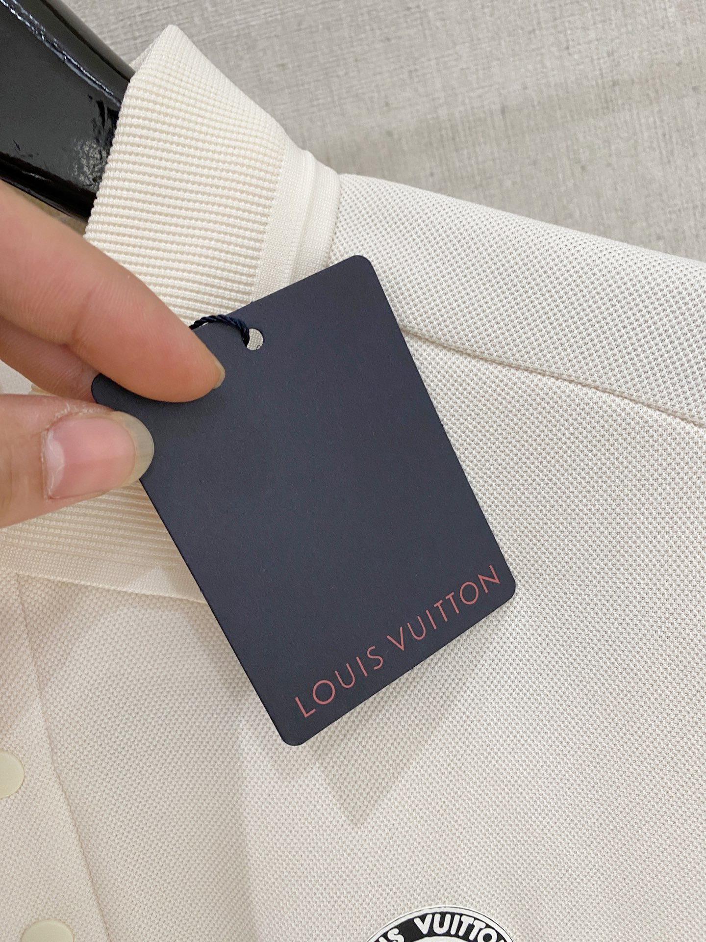 🌾 LV 25ss【新品】Polo打底衫爆款 超前卫设计风格 细腻舒适 穿着非常轻便不易起皱。多重重工艺