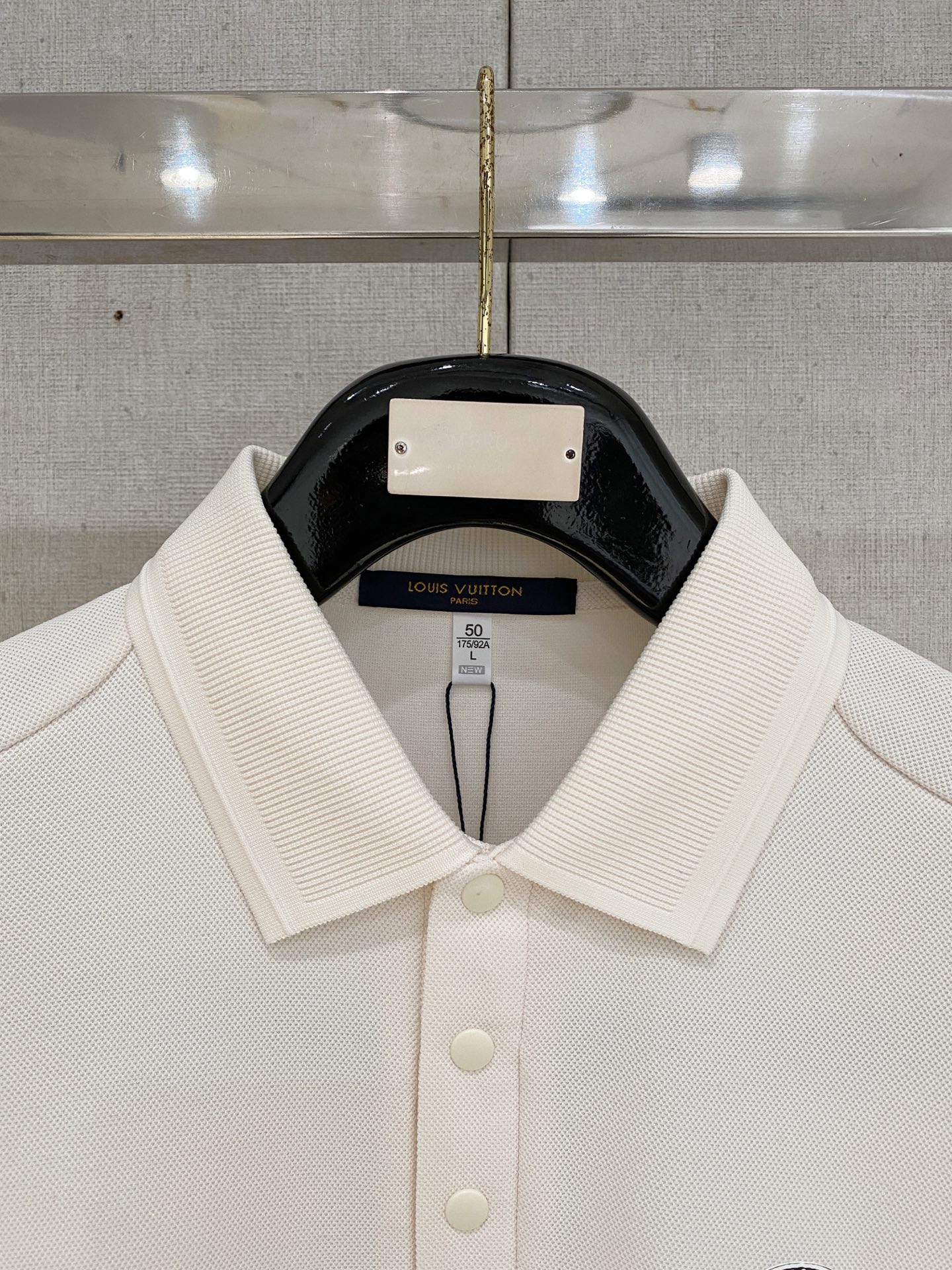 🌾 LV 25ss【新品】Polo打底衫爆款 超前卫设计风格 细腻舒适 穿着非常轻便不易起皱。多重重工艺