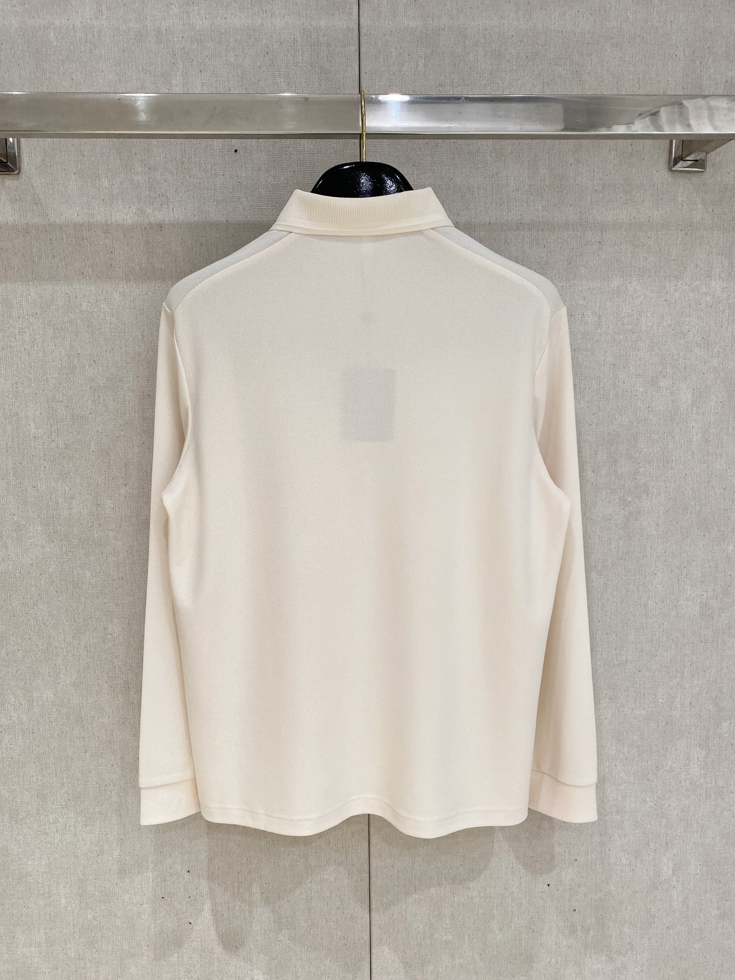 🌾 LV 25ss【新品】Polo打底衫爆款 超前卫设计风格 细腻舒适 穿着非常轻便不易起皱。多重重工艺