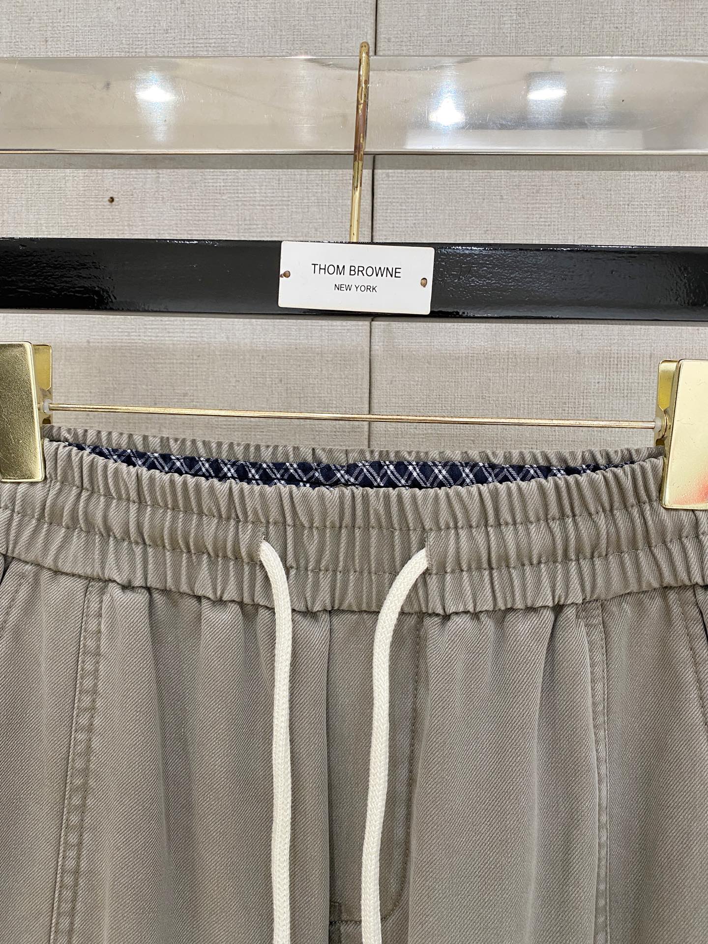 🌾 始祖鸟 【新品】秋冬加绒休闲裤金典再次出现，原单订制超级百搭款。独家定制面料，挺阔有型，贴身舒适。原