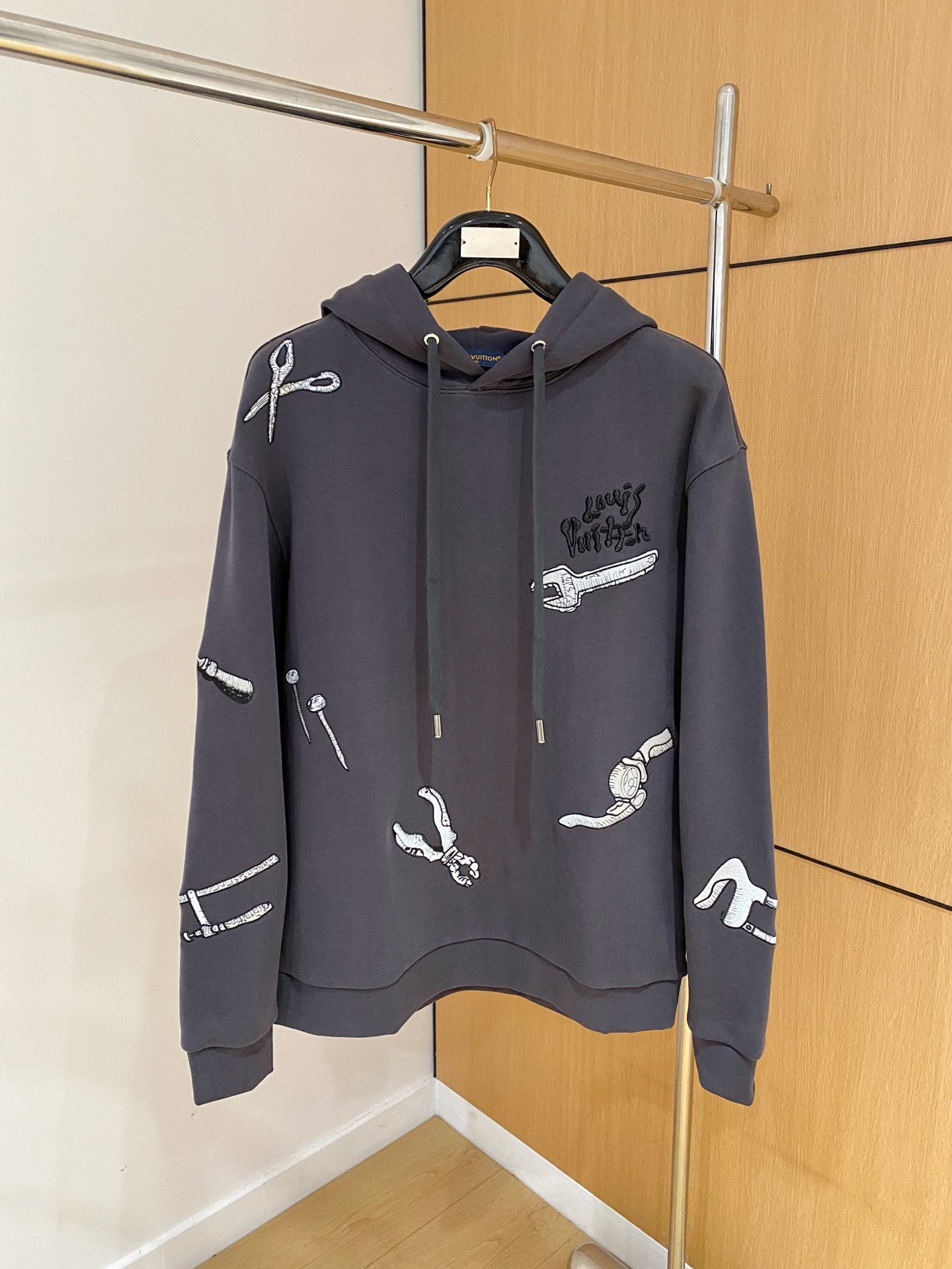 NO:691766,LV LOUIS VUITTON 25FW fully embroidered hooded sweatshirt, 480g high-grade combed cotton fabric, three-dimensional embroidery on the front and back, strong layering, same style for men and women, oversize version, loose SizeM-XXXL,,louis vuitton,louis vuitton,louis vuitton,versace,louis vuitton,hoodie,sweatshirts,hats,19860909LV 驴家LOUIS VUITTON 25FW 全刺绣连帽卫衣帽衫 480g高级精梳棉面料 前后都是立体刺绣 层次感很强 男女同款 情侣款 oversize版型 宽松 SizeM-XXXL,,louis vuitton,louis vuitton,louis vuitton,versace,louis vuitton,hoodie,sweatshirts,hats,,Men's clothing