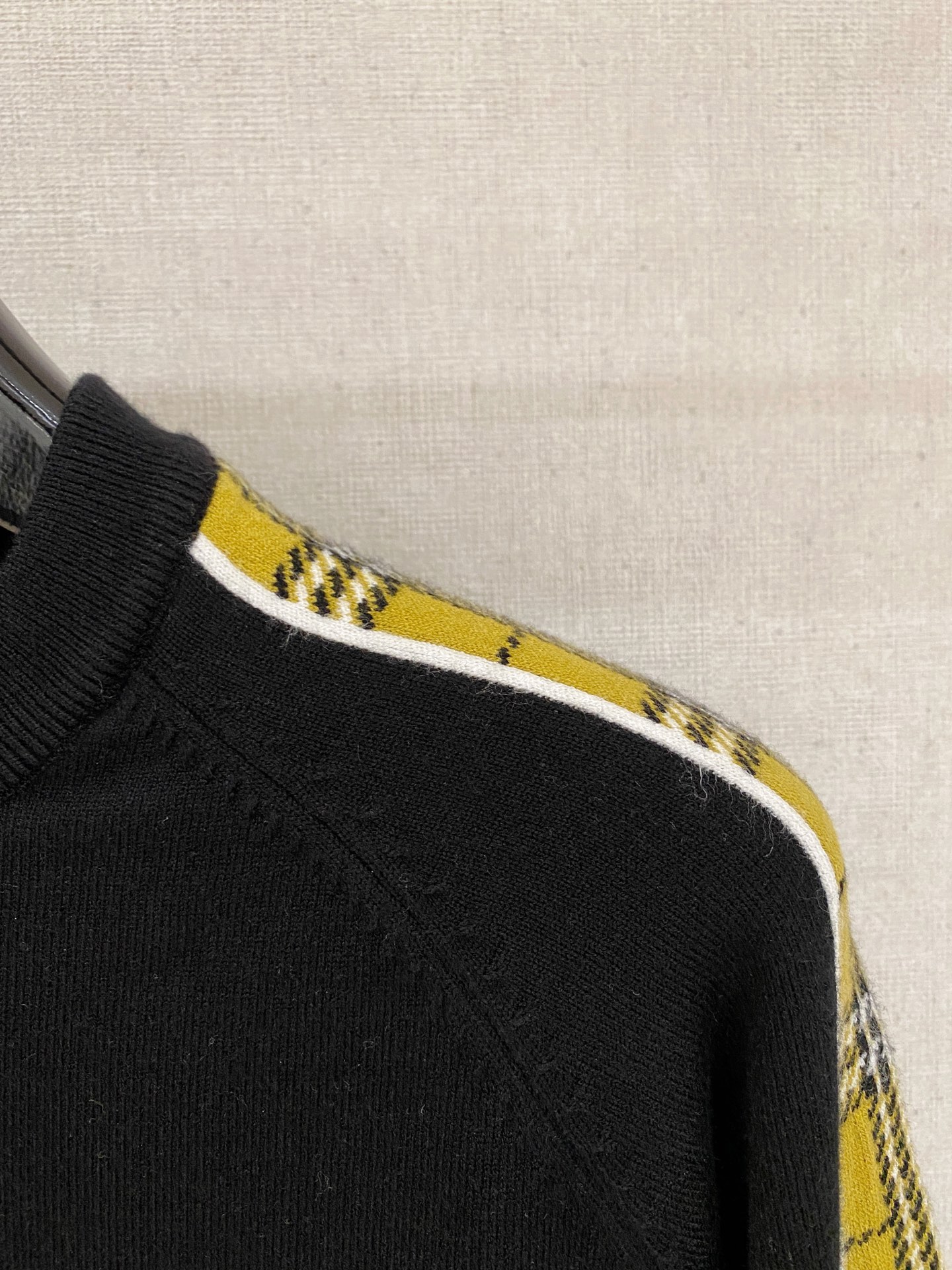 巴宝莉 毛衣 2025秋冬最新系列，专柜1:1顶级复刻，全品相！加厚款，潮人必备单品！懂货的老铁赶紧下手