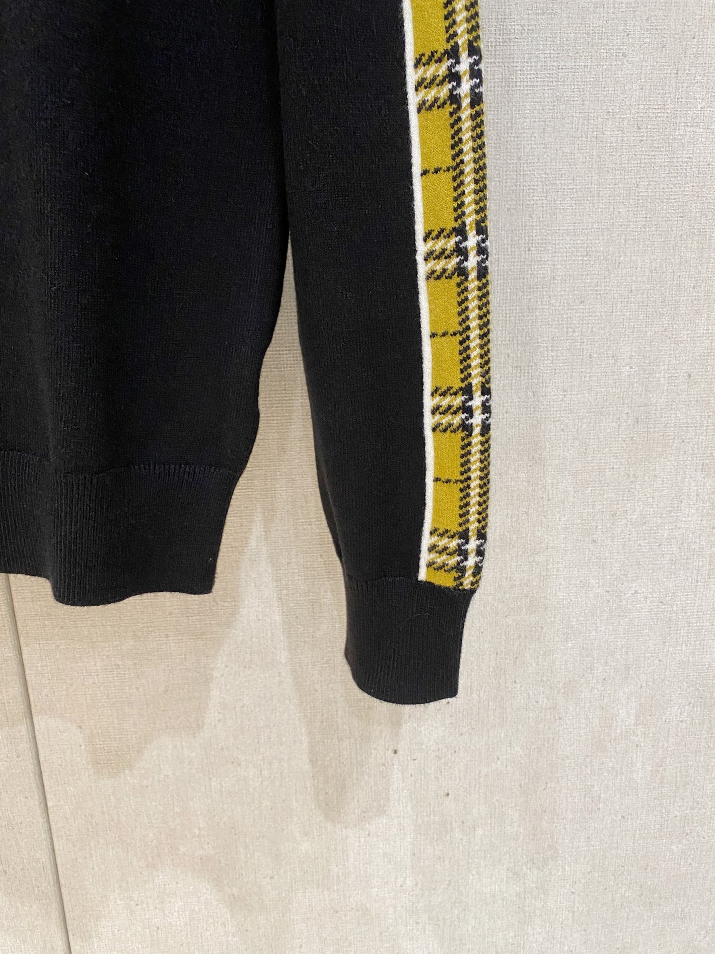 巴宝莉 毛衣 2025秋冬最新系列，专柜1:1顶级复刻，全品相！加厚款，潮人必备单品！懂货的老铁赶紧下手