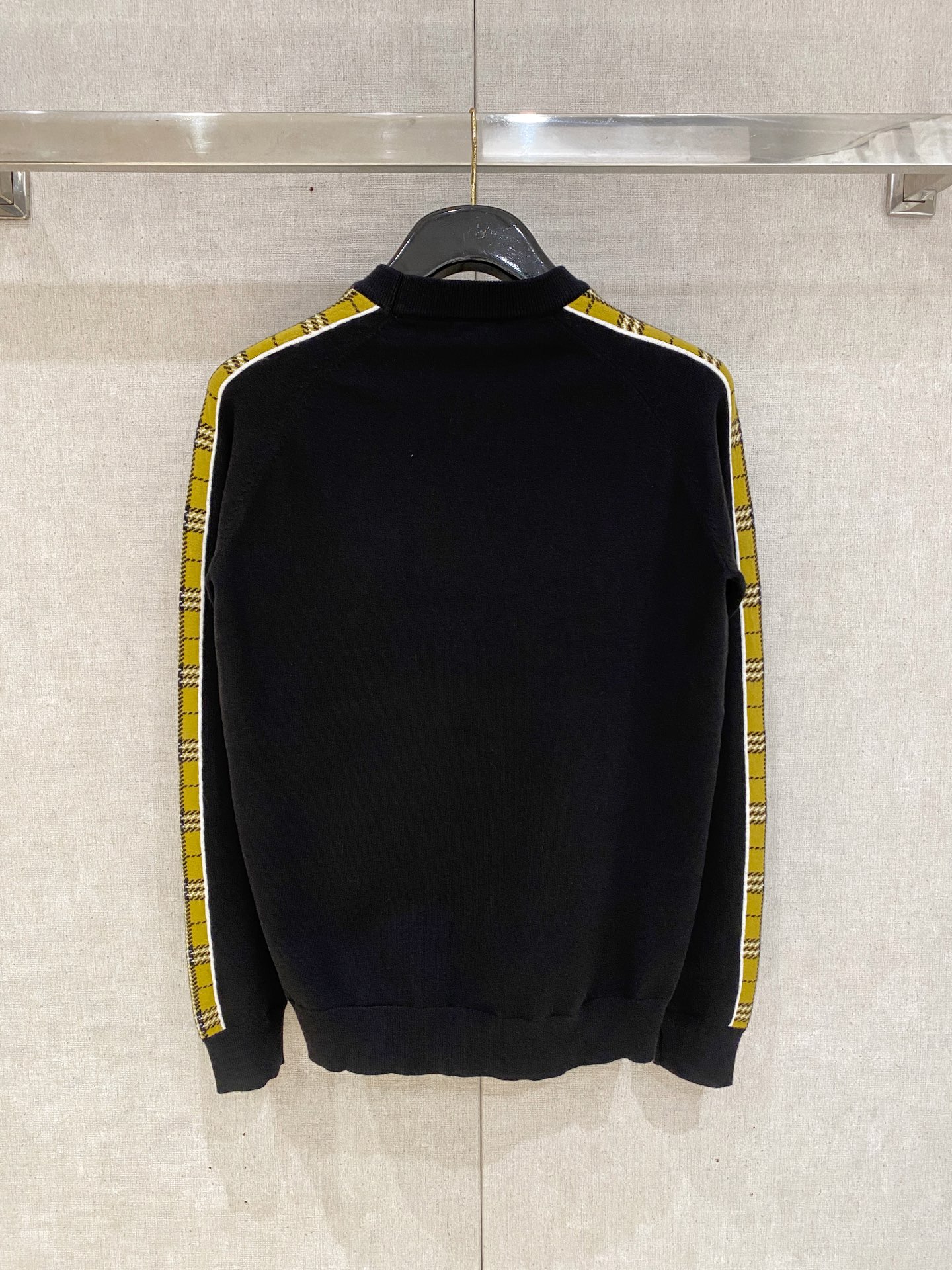 巴宝莉 毛衣 2025秋冬最新系列，专柜1:1顶级复刻，全品相！加厚款，潮人必备单品！懂货的老铁赶紧下手