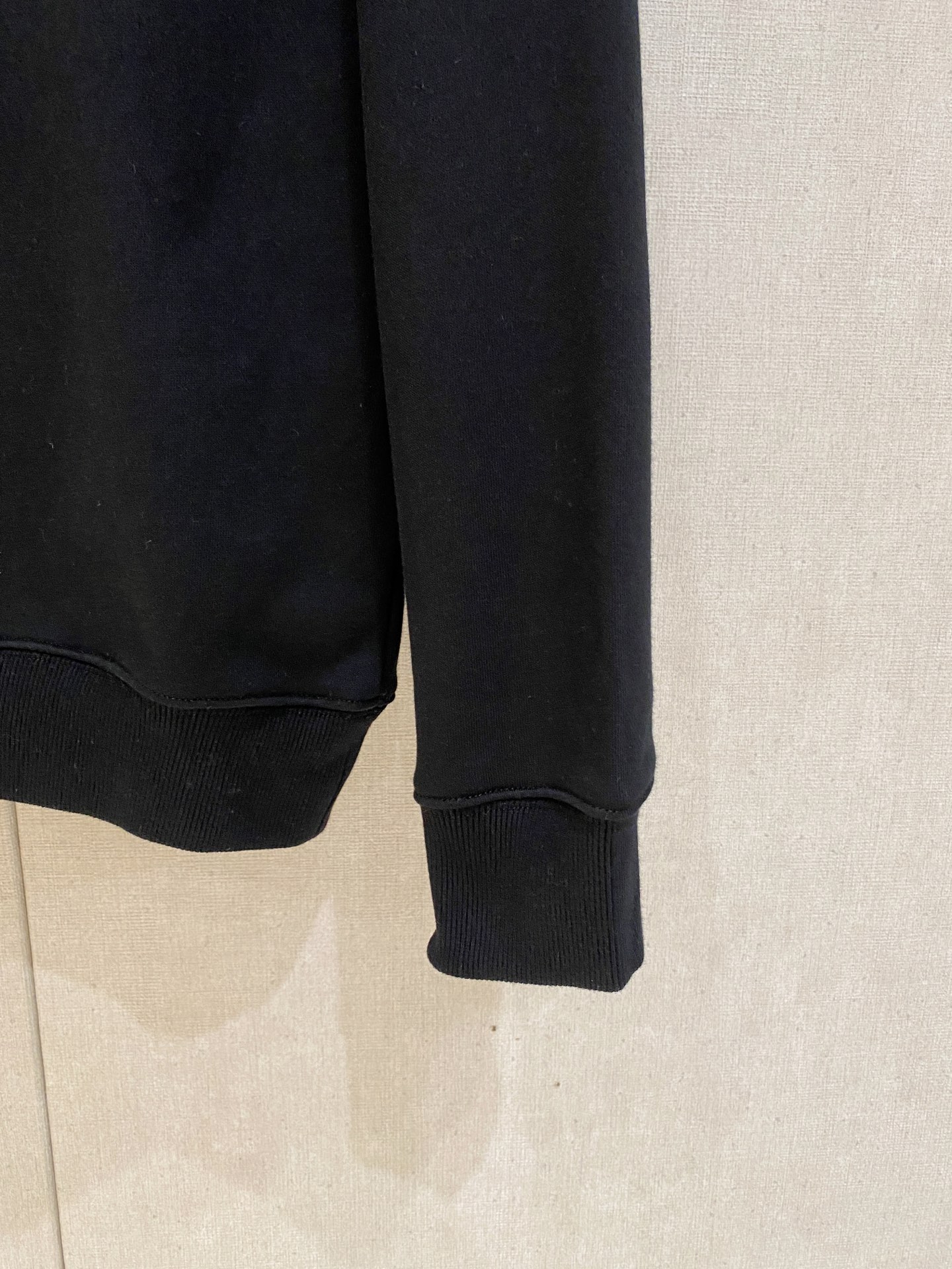 普拉达 25SS【新品】最新最顶级版本精美工艺圆领卫衣，最顶级的品质专柜原单套头衫，顶级制作工艺进口面料