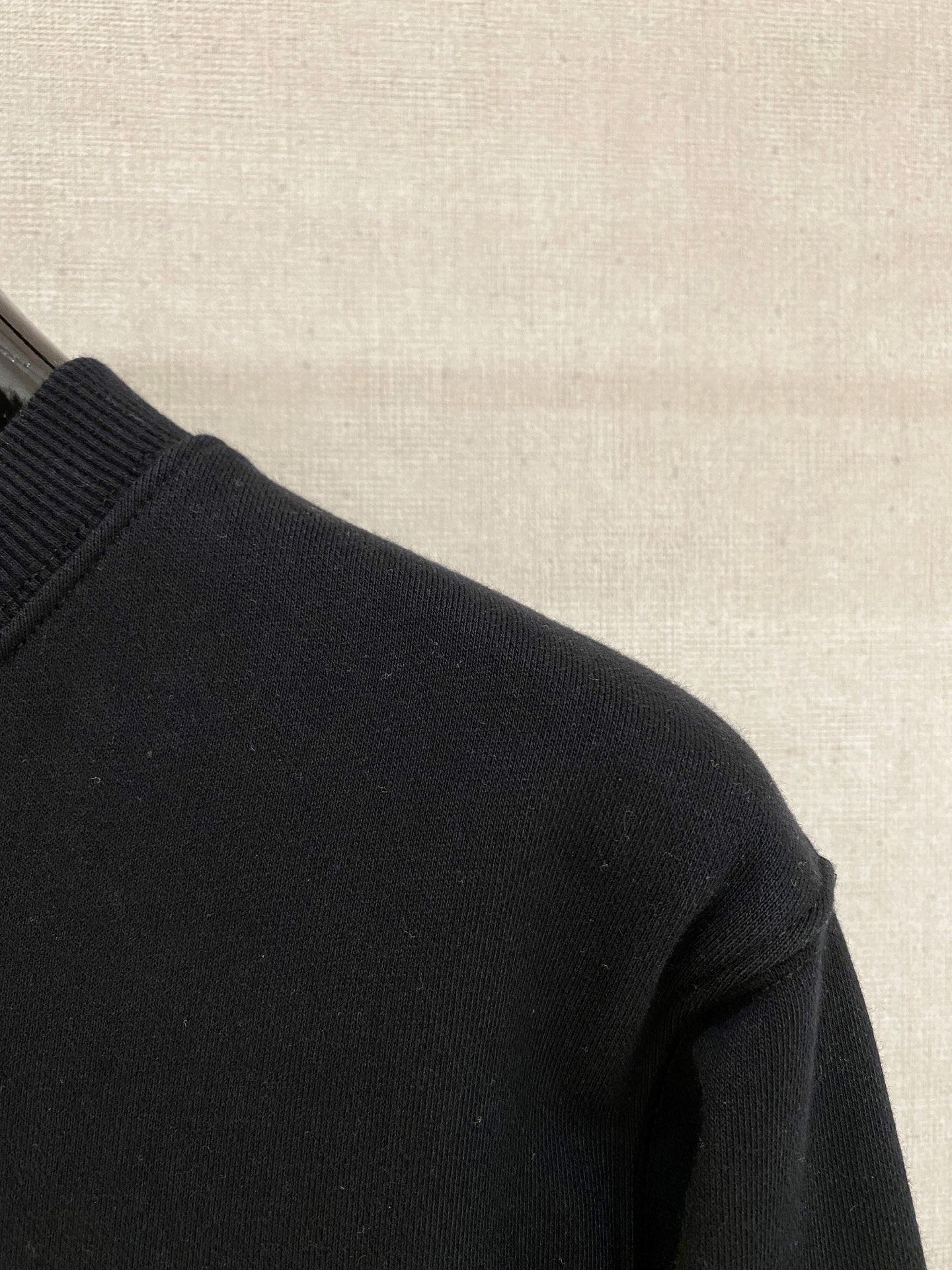 普拉达 25SS【新品】最新最顶级版本精美工艺圆领卫衣，最顶级的品质专柜原单套头衫，顶级制作工艺进口面料