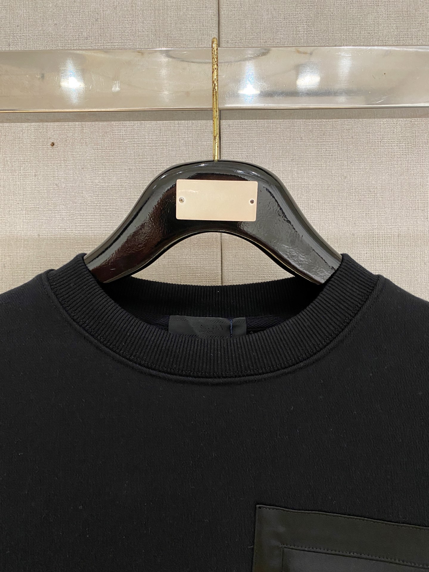 普拉达 25SS【新品】最新最顶级版本精美工艺圆领卫衣，最顶级的品质专柜原单套头衫，顶级制作工艺进口面料