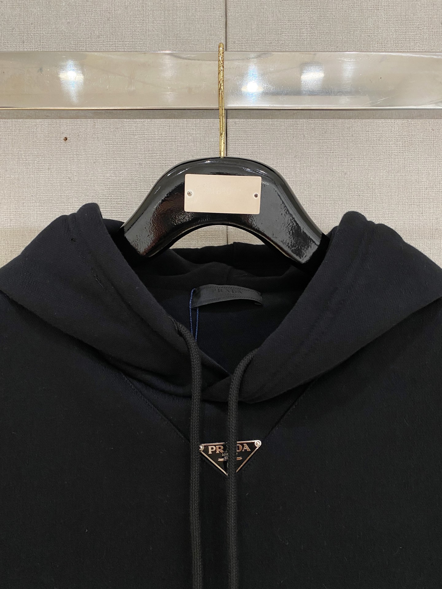 普拉达 25SS【新品】最新最顶级版本精美工艺圆领卫衣，最顶级的品质专柜原单套头衫，顶级制作工艺进口面料