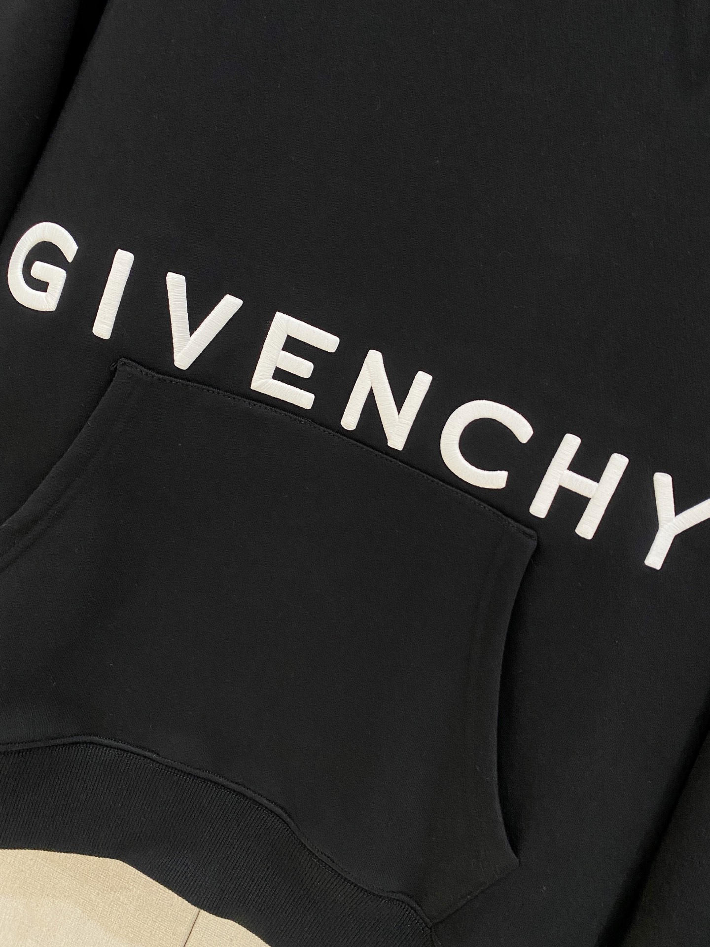 纪梵希 25SS【新品】最新最顶级版本精美工艺圆领卫衣，最顶级的品质专柜原单套头衫，顶级制作工艺进口面料