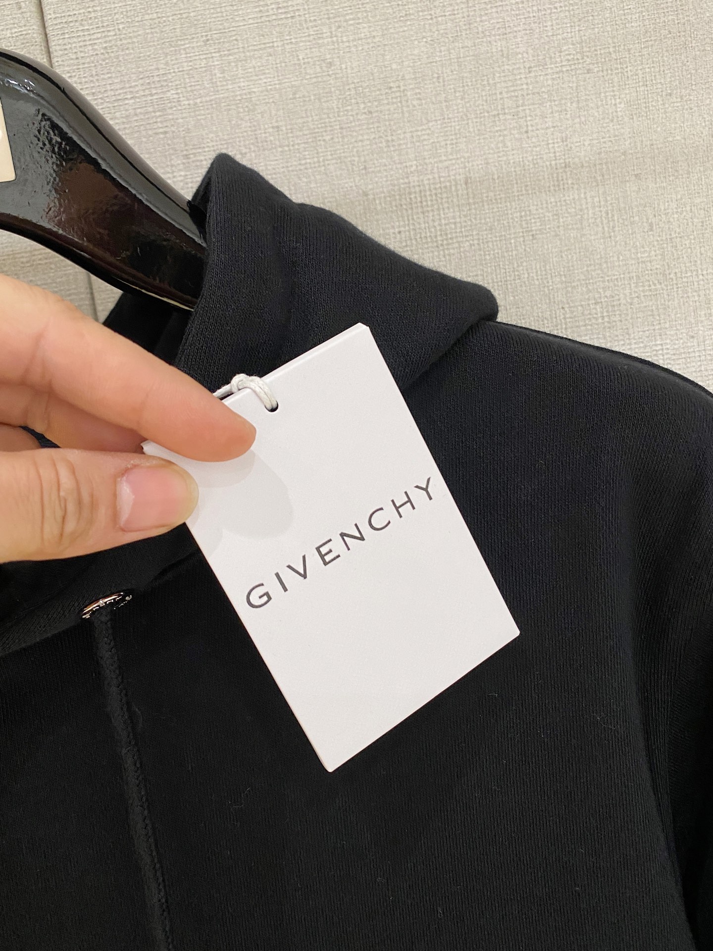 纪梵希 25SS【新品】最新最顶级版本精美工艺圆领卫衣，最顶级的品质专柜原单套头衫，顶级制作工艺进口面料