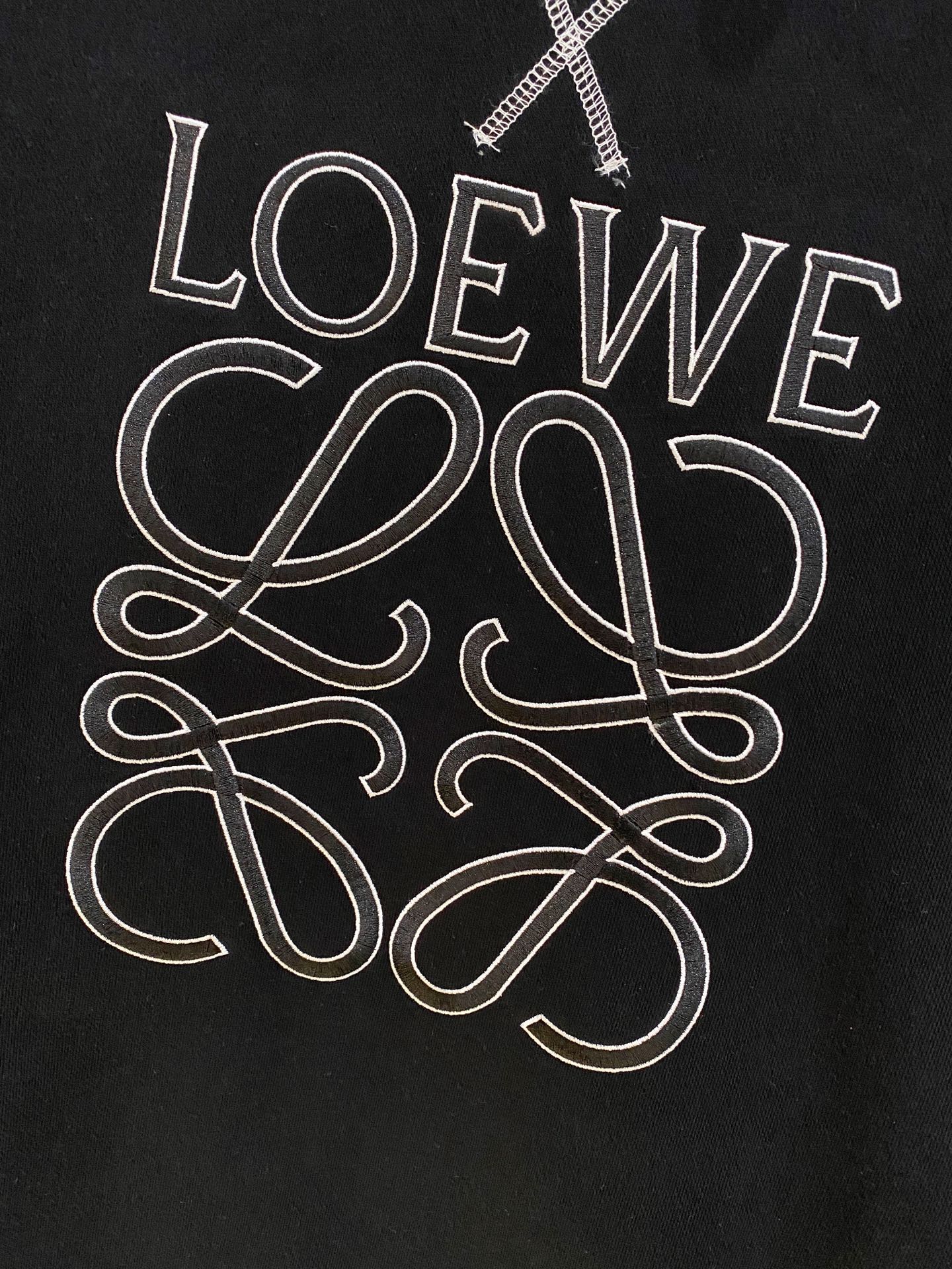 罗意威 25SS【新品】最新最顶级版本精美工艺圆领卫衣，最顶级的品质专柜原单套头衫，顶级制作工艺进口面料