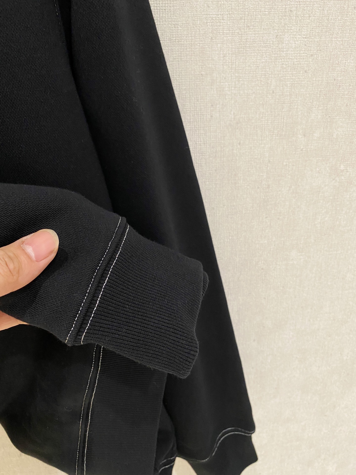 罗意威 25SS【新品】最新最顶级版本精美工艺圆领卫衣，最顶级的品质专柜原单套头衫，顶级制作工艺进口面料