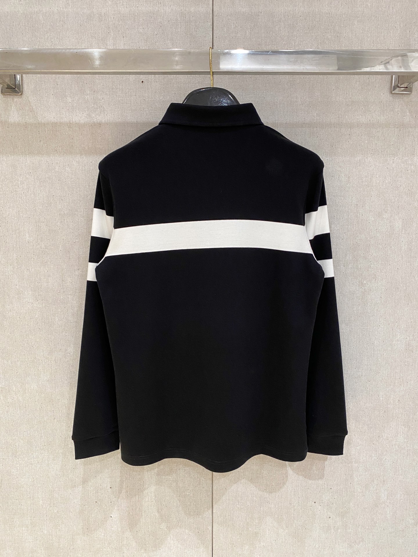 🔥🔥普拉达 25S秋季男士半拉链长袖POLO 胸前标志性LOGO徽标 整体非常的轻商务休闲！纯棉面料，上