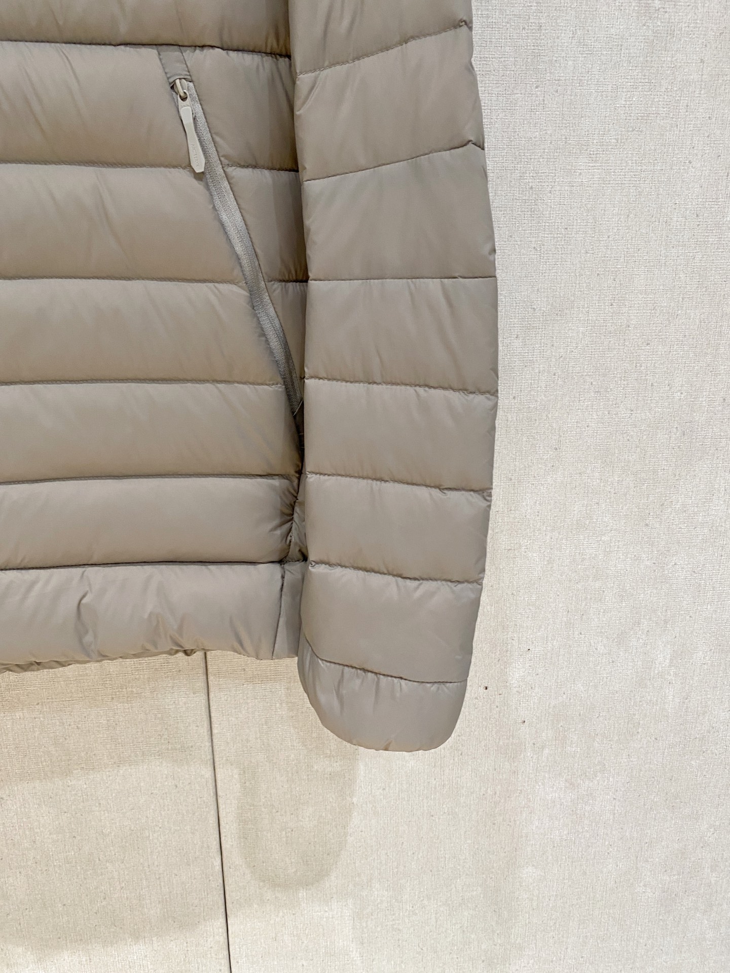 始祖鸟 冬季新品🌟时尚顶级羽绒服填充进口羽绒朵，100%市面最高品质，进口面料，里布最高标准，绝不跑绒，