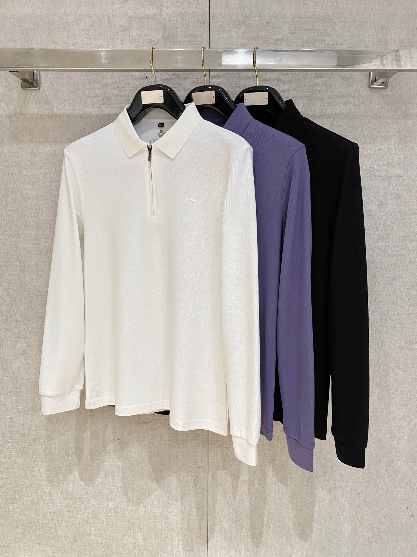 🔥🔥LS秋季男士半拉链长袖POLO 胸前标志性LOGO徽标 整体非常的轻商务休闲！纯棉面料，上身轻盈舒适