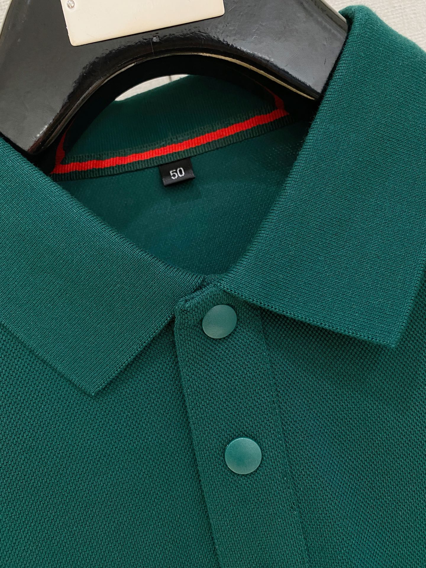 🔥🔥古驰 25S秋季男士半拉链长袖POLO 胸前标志性LOGO徽标 整体非常的轻商务休闲！纯棉面料，上身