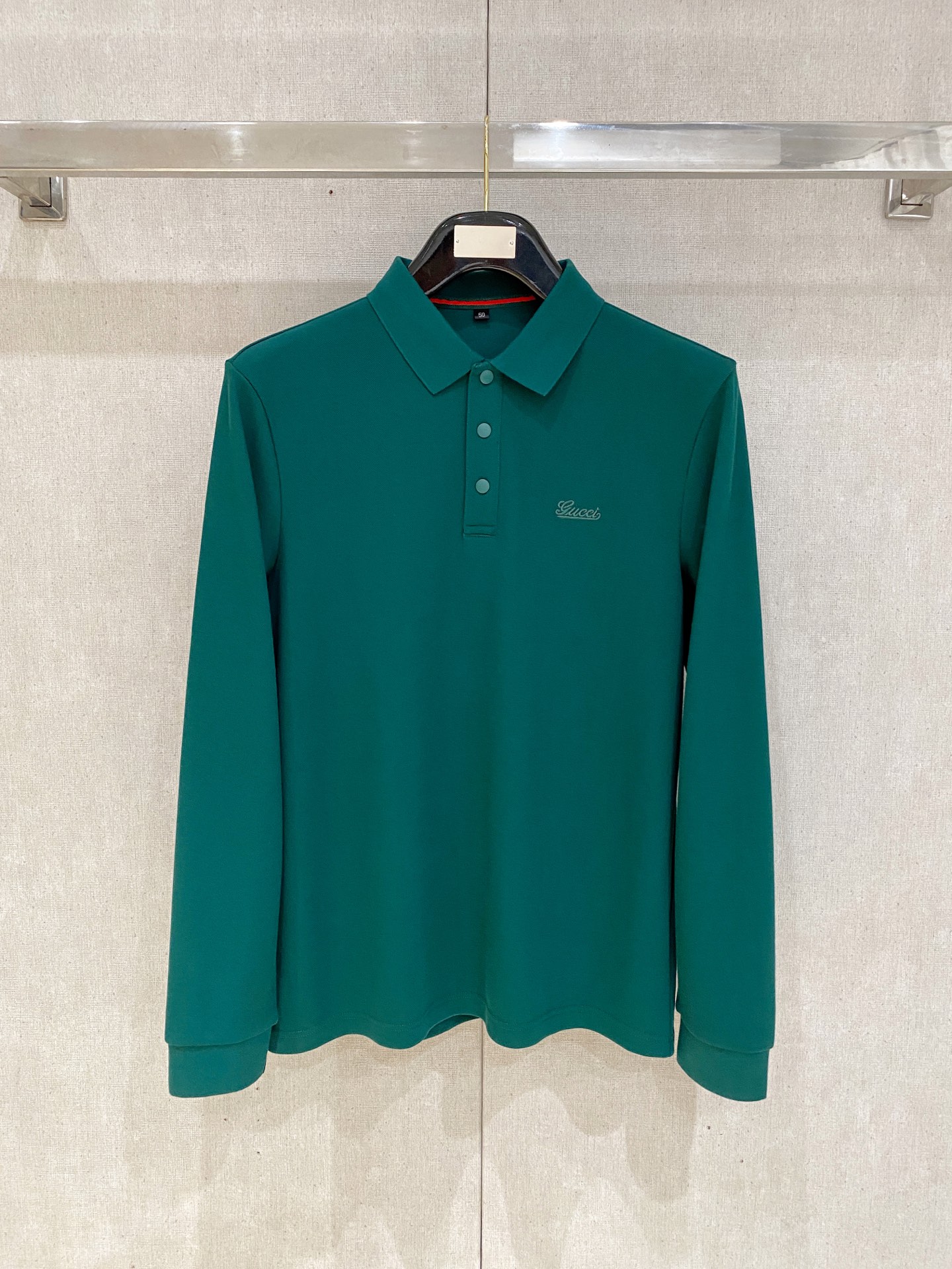 🔥🔥古驰 25S秋季男士半拉链长袖POLO 胸前标志性LOGO徽标 整体非常的轻商务休闲！纯棉面料，上身