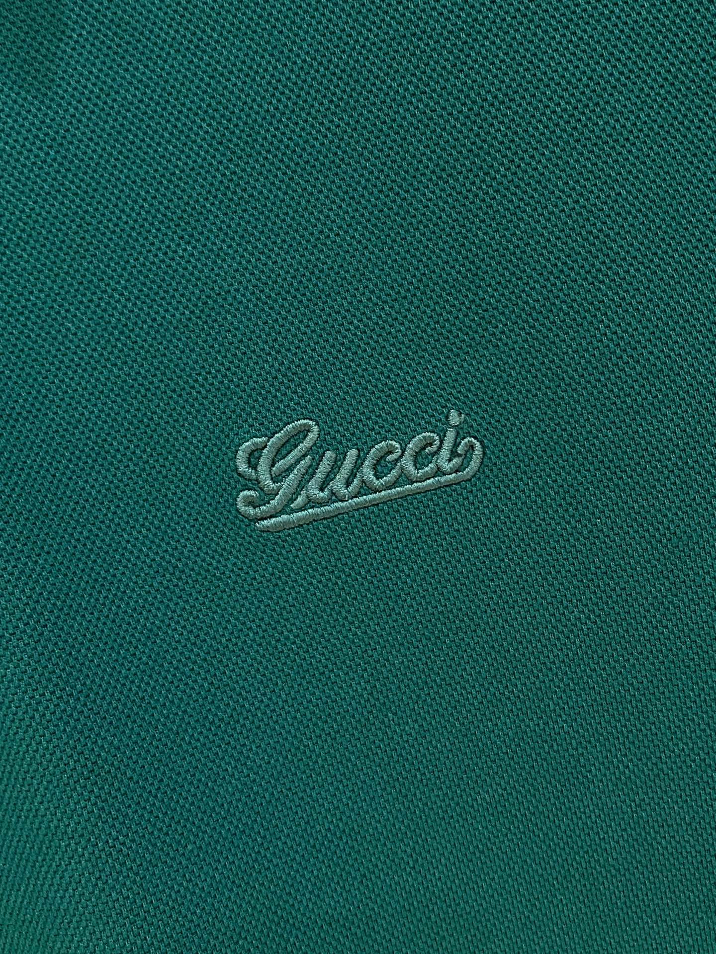 🔥🔥古驰 25S秋季男士半拉链长袖POLO 胸前标志性LOGO徽标 整体非常的轻商务休闲！纯棉面料，上身