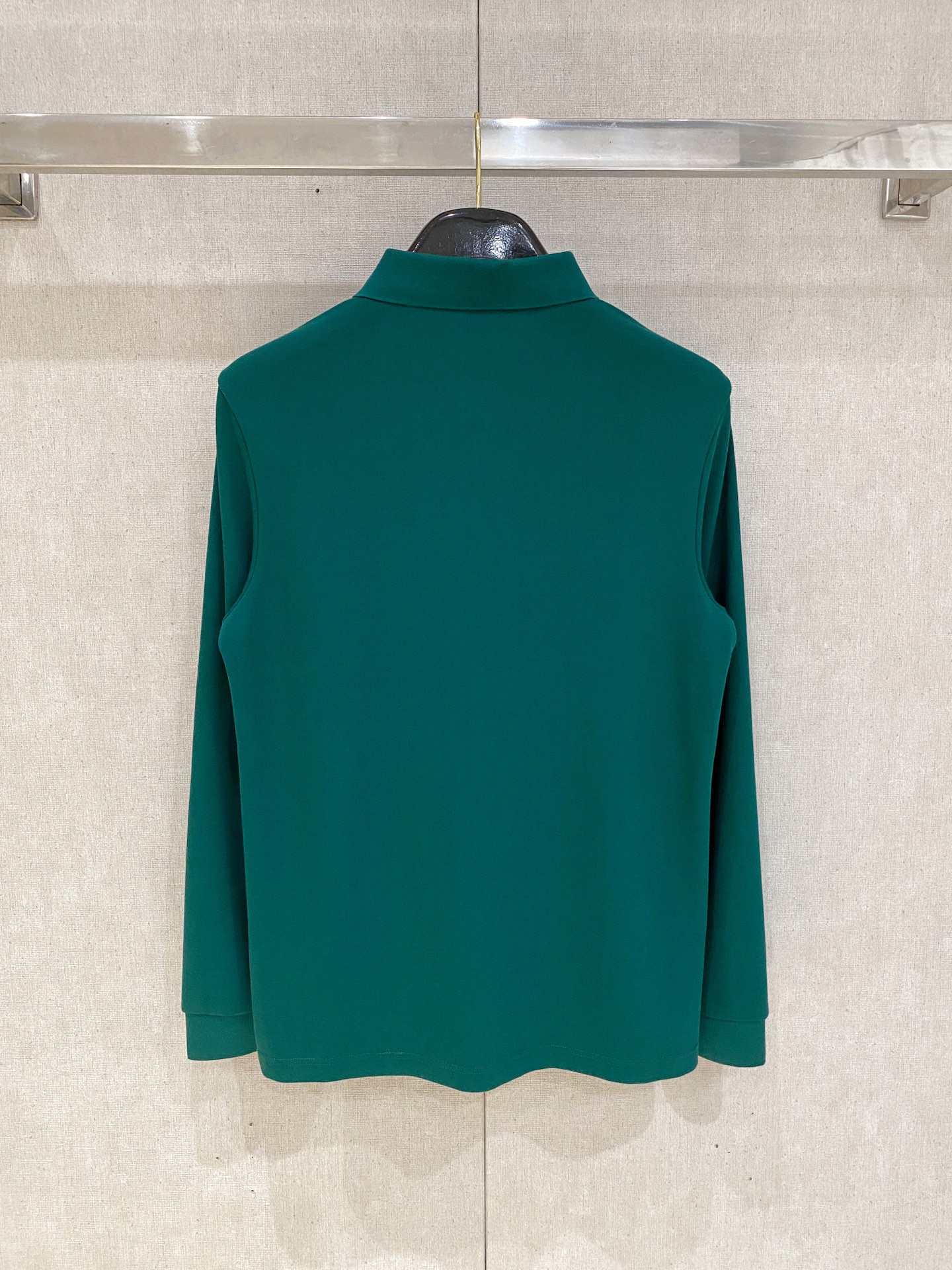 🔥🔥古驰 25S秋季男士半拉链长袖POLO 胸前标志性LOGO徽标 整体非常的轻商务休闲！纯棉面料，上身