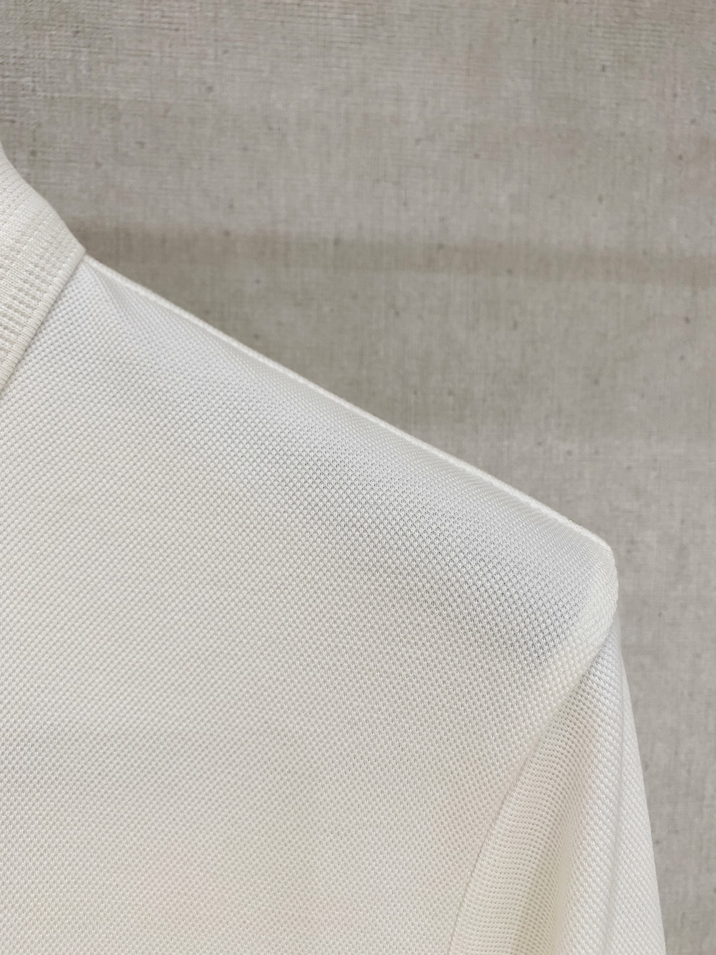 🔥🔥LS秋季男士半拉链长袖POLO 胸前标志性LOGO徽标 整体非常的轻商务休闲！纯棉面料，上身轻盈舒适