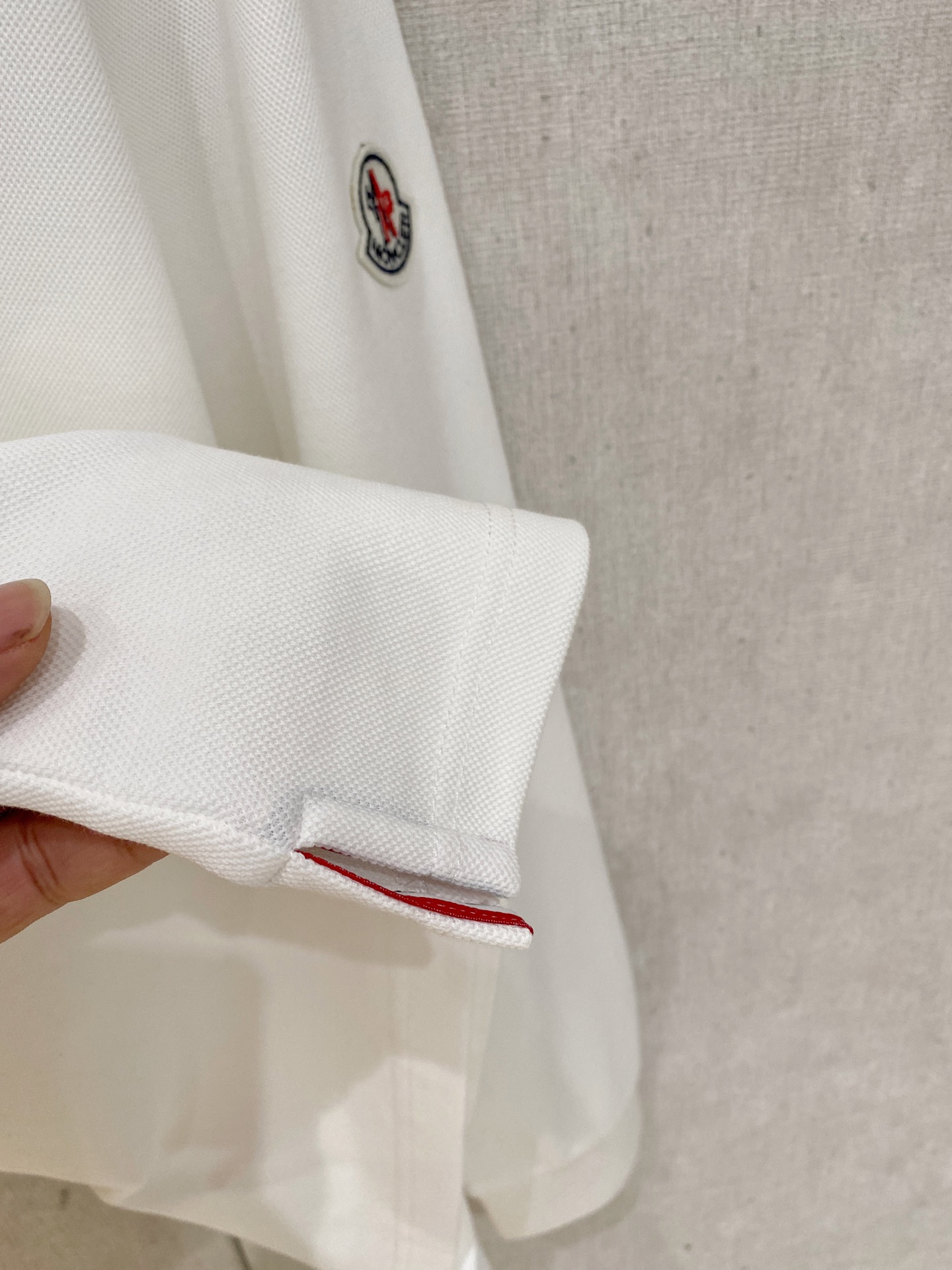 🔥🔥蒙口 25S秋季男士半拉链长袖POLO 胸前标志性LOGO徽标 整体非常的轻商务休闲！纯棉面料，上身