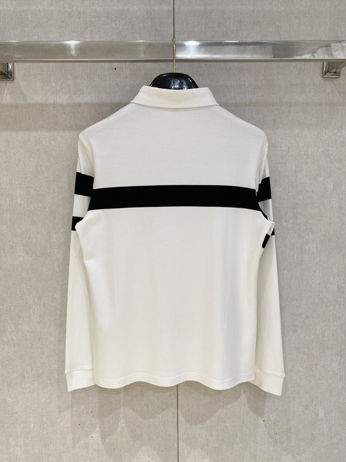 🔥🔥普拉达 25S秋季男士半拉链长袖POLO 胸前标志性LOGO徽标 整体非常的轻商务休闲！纯棉面料，上