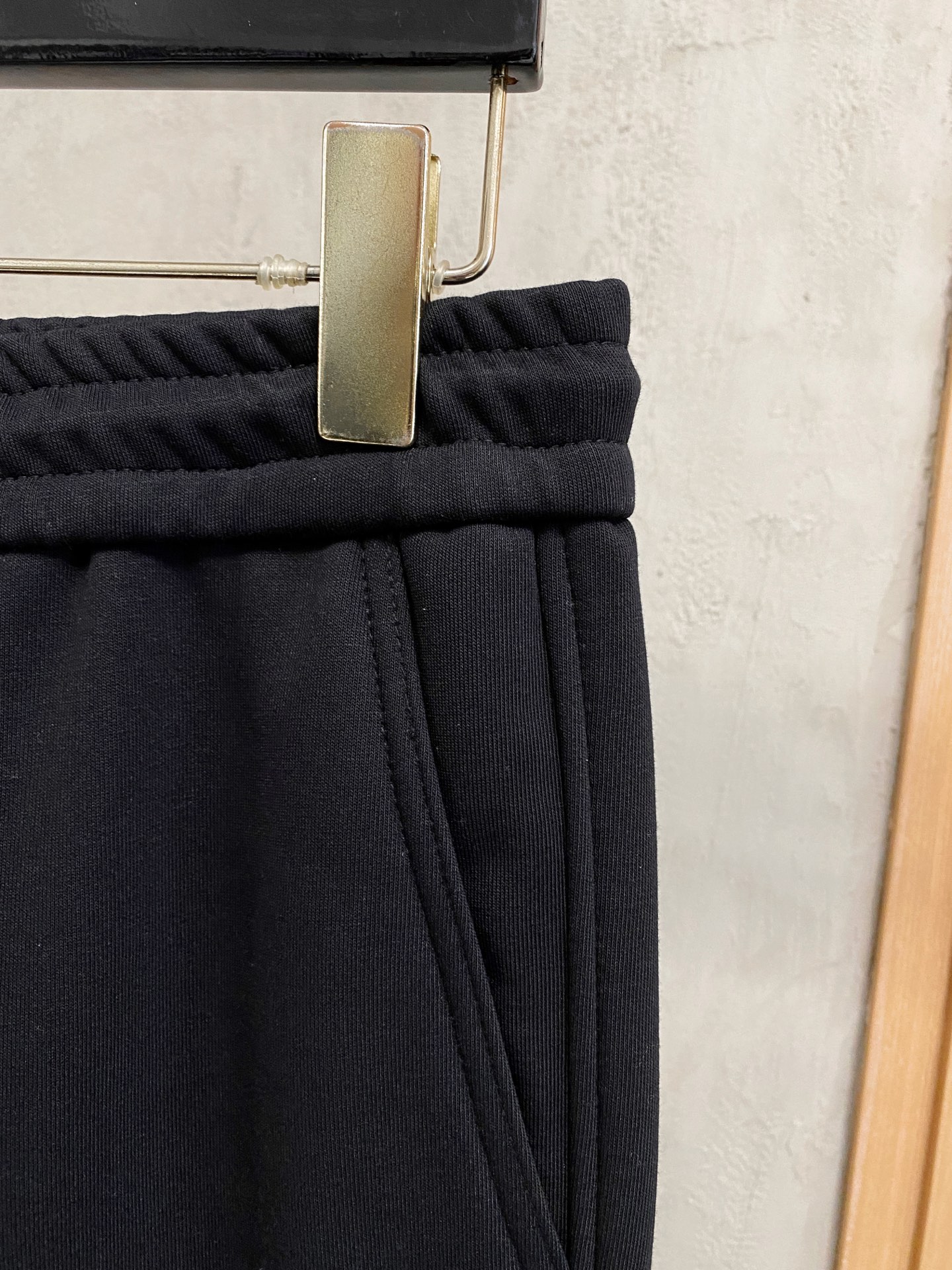 始祖鸟 加绒 【新品】秋冬25ss休闲裤金典再次出现，原单订制高品质时尚休闲裤。超级百搭款。独家定制面料