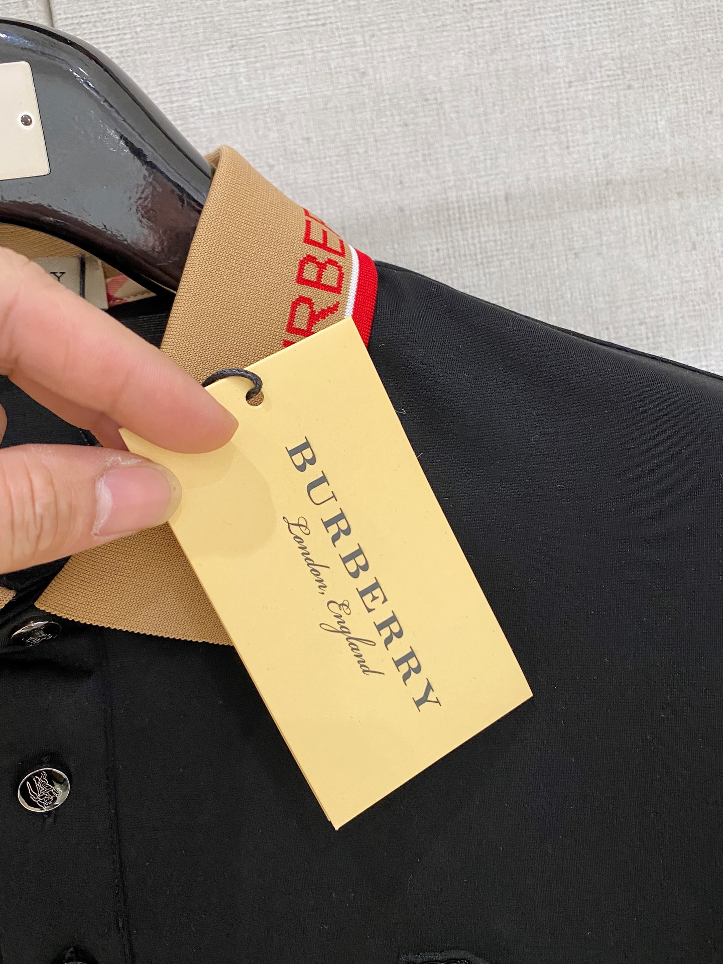 巴宝莉 𝟏𝟎𝟎%新疆长绒棉 面料柔软舒适透气2026 夏季 限量款短袖Polo系列𝗦𝗜𝗭𝗘：𝗠-𝟰𝗫𝗟