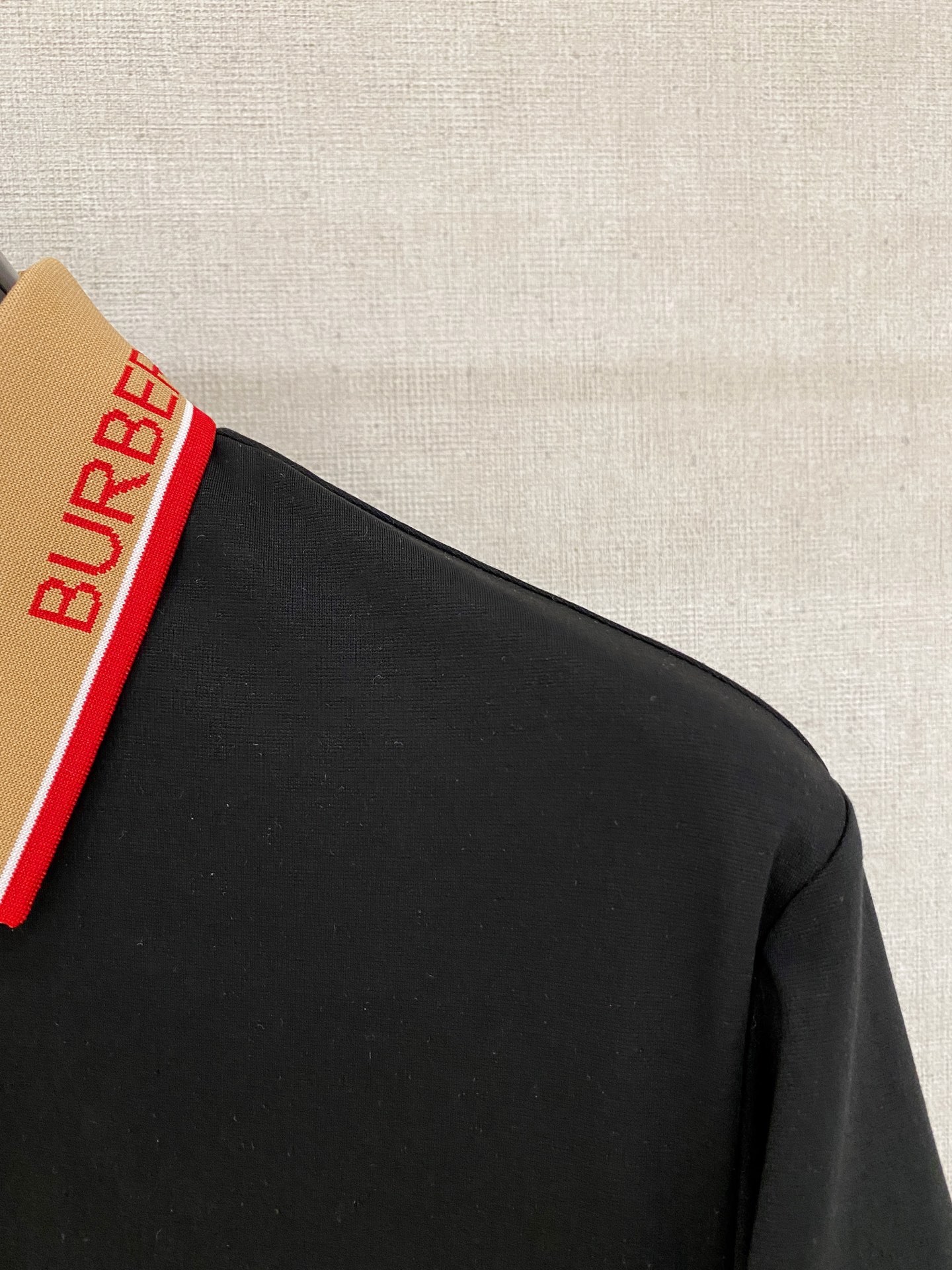 巴宝莉 𝟏𝟎𝟎%新疆长绒棉 面料柔软舒适透气2026 夏季 限量款短袖Polo系列𝗦𝗜𝗭𝗘：𝗠-𝟰𝗫𝗟