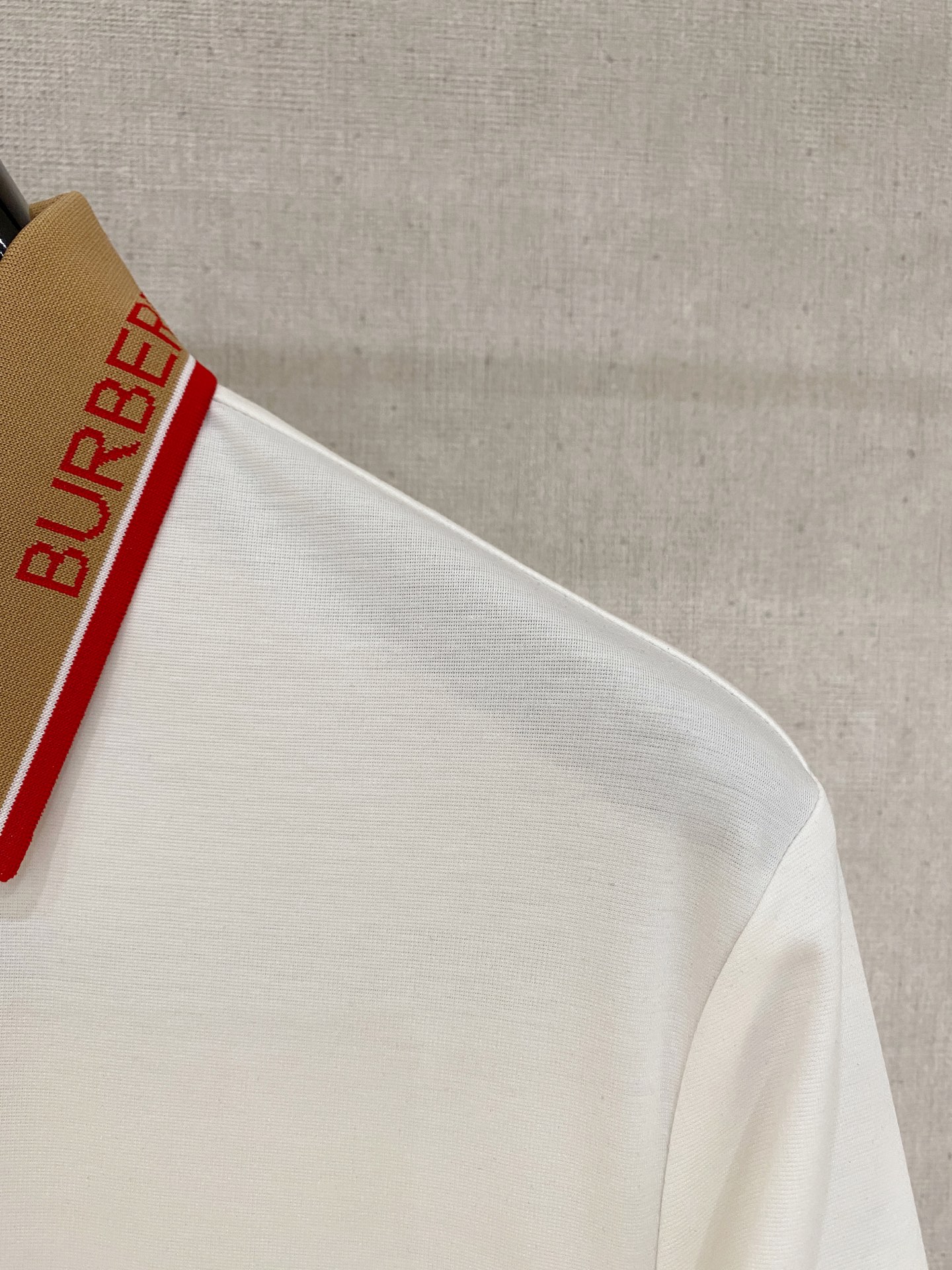 巴宝莉 𝟏𝟎𝟎%新疆长绒棉 面料柔软舒适透气2026 夏季 限量款短袖Polo系列𝗦𝗜𝗭𝗘：𝗠-𝟰𝗫𝗟