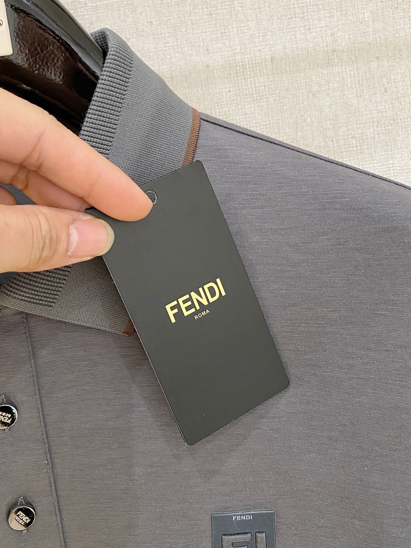 芬迪 𝟏𝟎𝟎%新疆长绒棉 面料柔软舒适透气2026 夏季 限量款短袖Polo系列𝗦𝗜𝗭𝗘：𝗠-𝟰𝗫𝗟