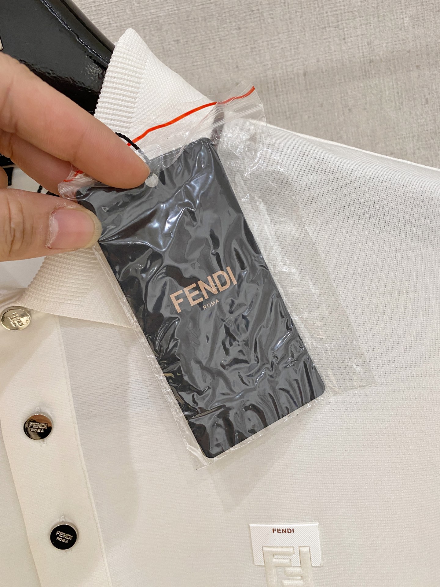 芬迪 𝟏𝟎𝟎%新疆长绒棉 面料柔软舒适透气2026 夏季 限量款短袖Polo系列𝗦𝗜𝗭𝗘：𝗠-𝟰𝗫𝗟