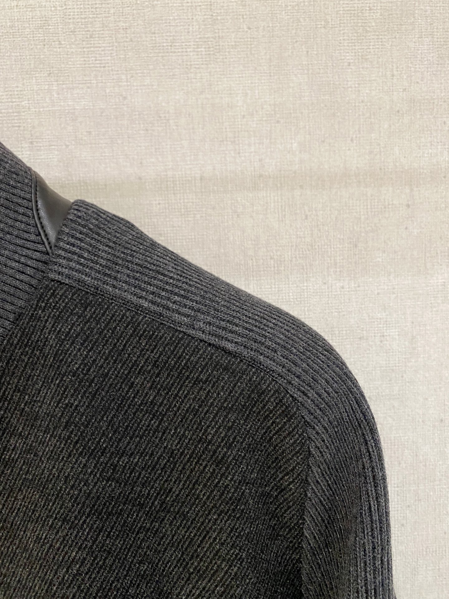 主推🌟🌟Loro Piana 针织拼接羽绒服 26秋冬新款意式老钱Loro Piana诺悠翩雅羽绒服🆕原版1:1订制五金 主推🌟🌟Loro Piana 针织拼接羽绒服 26秋冬新款意式老钱Loro Piana诺悠翩雅羽绒服🆕原版1:1订制五金