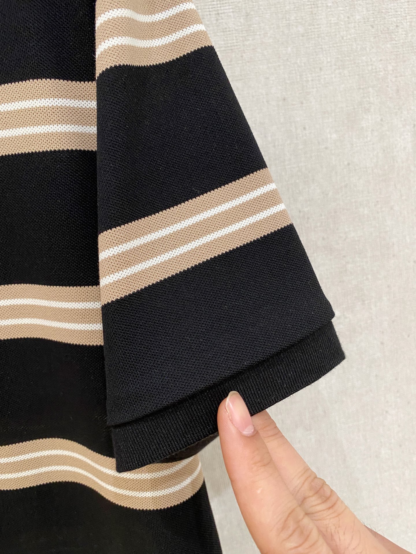 巴宝莉 𝟏𝟎𝟎%新疆长绒棉 面料柔软舒适透气2026 夏季 限量款短袖Polo系列𝗦𝗜𝗭𝗘：𝗠-𝟰𝗫𝗟