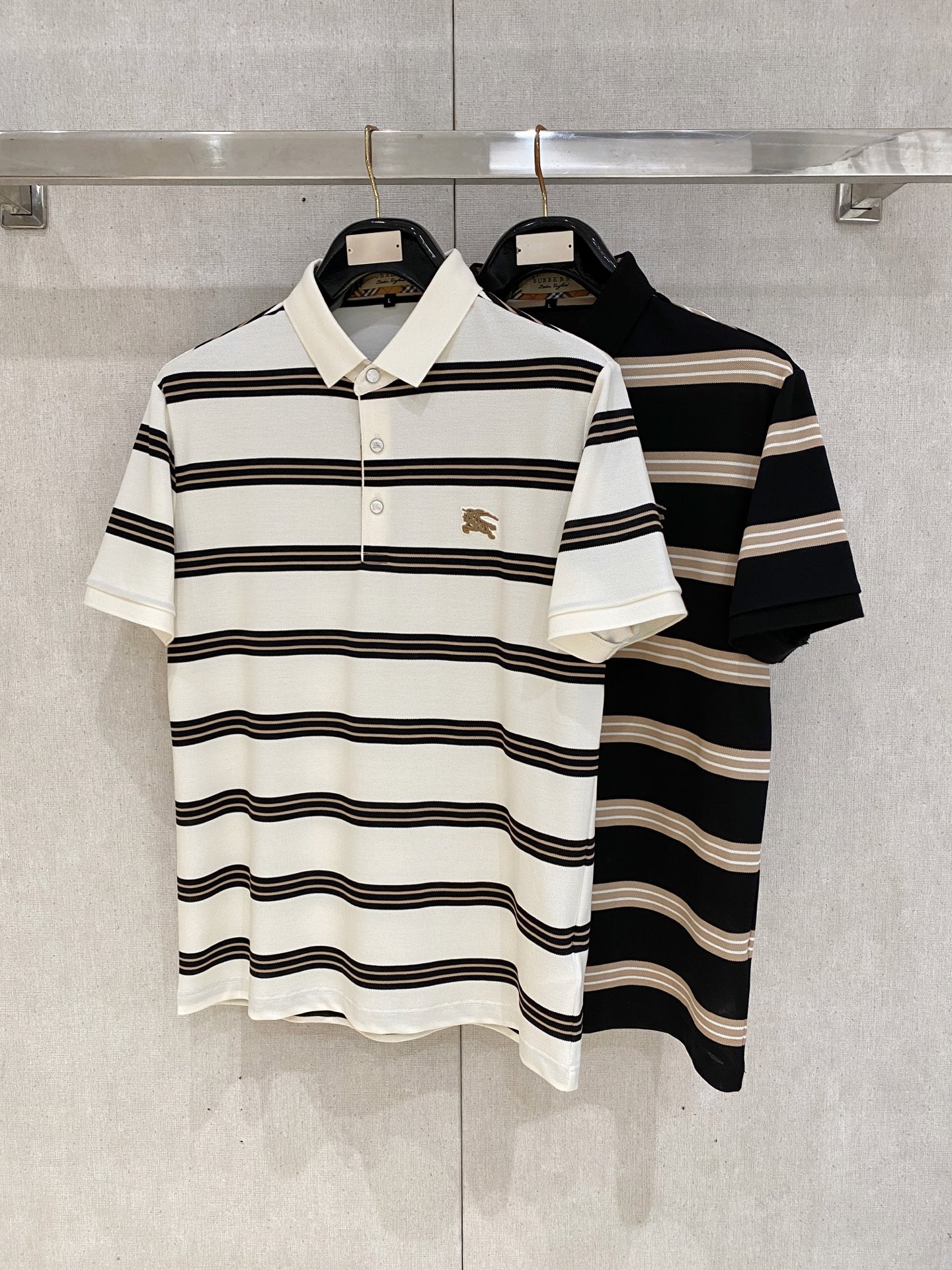 巴宝莉 𝟏𝟎𝟎%新疆长绒棉 面料柔软舒适透气2026 夏季 限量款短袖Polo系列𝗦𝗜𝗭𝗘：𝗠-𝟰𝗫𝗟