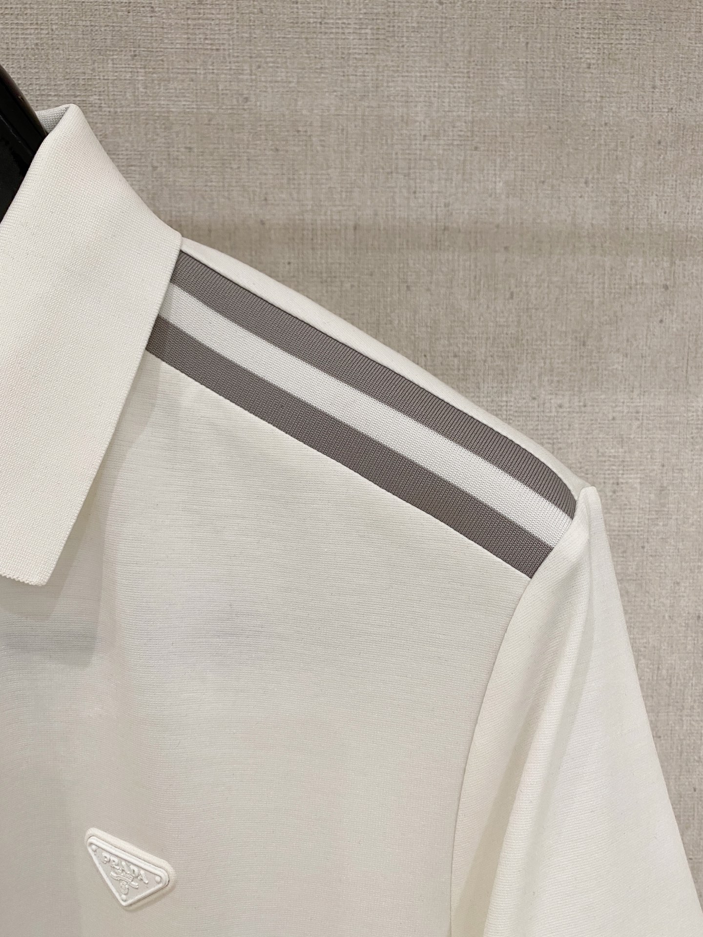 普拉达 𝟏𝟎𝟎%新疆长绒棉 面料柔软舒适透气2026 夏季 限量款短袖Polo系列𝗦𝗜𝗭𝗘：𝗠-𝟰𝗫𝗟