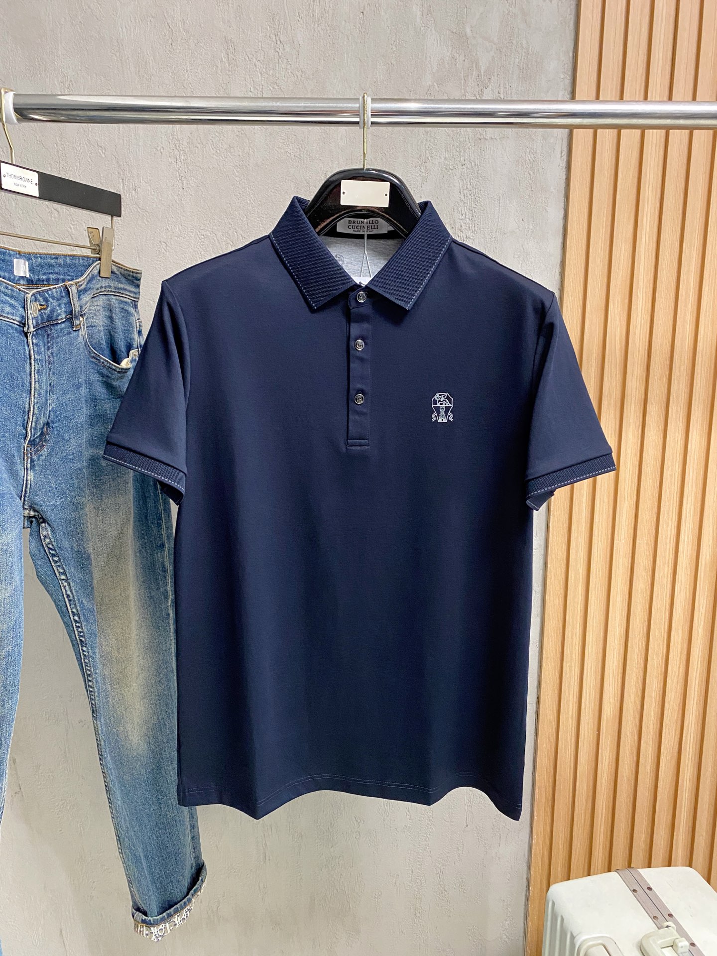 NO:758767,BC highly recommended!  Spring and summer new products are on sale at the counter. Fashionable high-end men's Polo - Logo on the chest, personalized and fashionable/Imported high-density mercerized pearls, extremely skin-friendly and comfortable. It feels very delicate, has a good texture, is cool and breathable, and is a very good overall piece. It can be worn alone as an inner layer. Size M-4Xl,,19860909BC 重磅推荐！春夏新品 专柜在售 时尚高端男装Polo-胸前Logo个性时尚/进口顶极高密度丝光珠地,极为亲肤舒适 摸上去非常的细腻,质感很好,凉爽透气,整体非常不错的一款,内搭单穿都完全没问题 尺码M-4Xl,,,Men's clothing