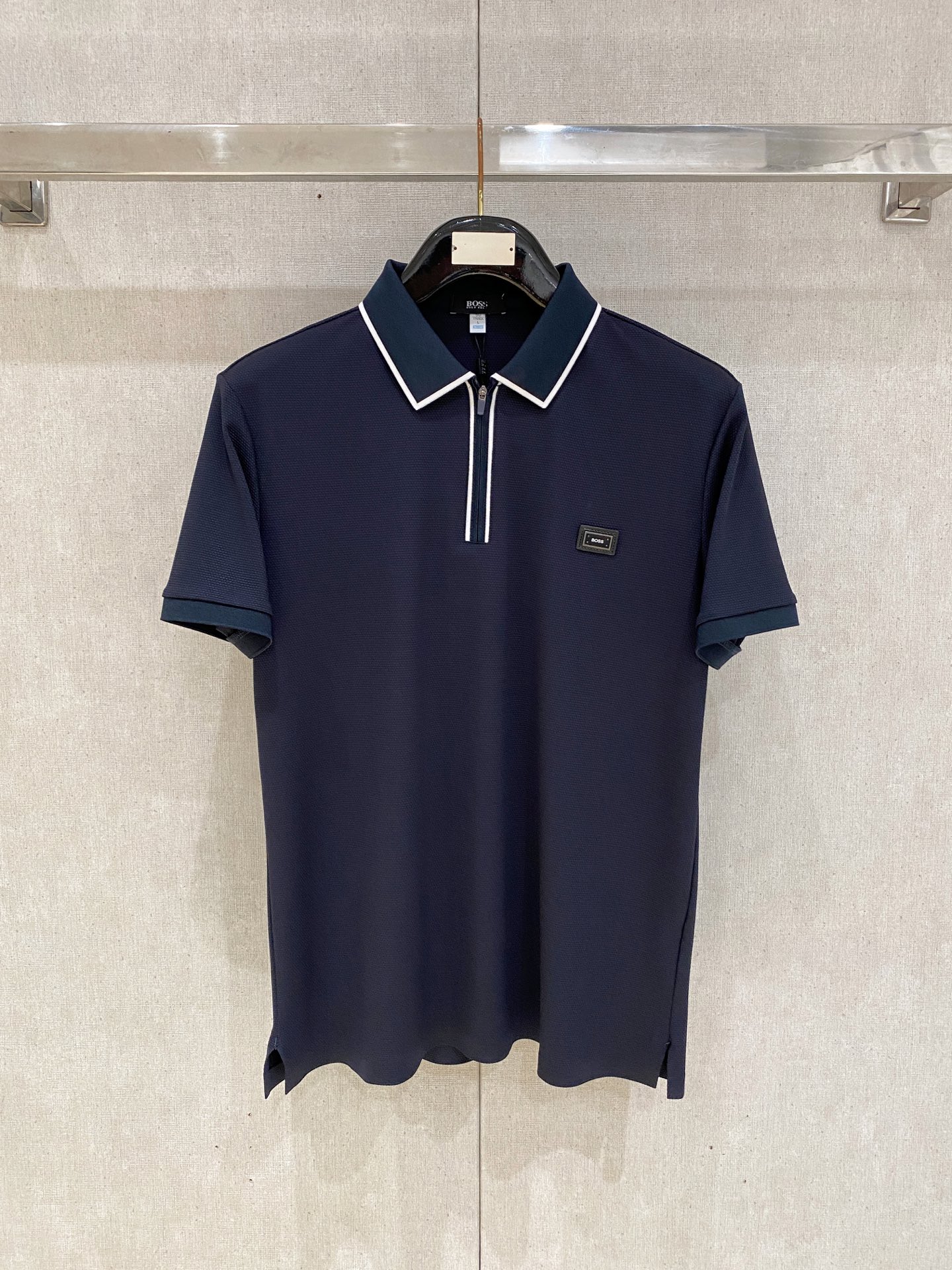 NO:761648,Highly recommended by BOSS!  Spring and summer new products are on sale at the counter. Fashionable high-end men's Polo - Logo on the chest, personalized and fashionable/Imported high-density mercerized pearls, extremely skin-friendly and comfortable. It feels very delicate, has a good texture, is cool and breathable, and is a very good overall piece. It can be worn alone as an inner layer. Size M-4Xl,,19860909BOSS 重磅推荐！春夏新品 专柜在售 时尚高端男装Polo-胸前Logo个性时尚/进口顶极高密度丝光珠地,极为亲肤舒适 摸上去非常的细腻,质感很好,凉爽透气,整体非常不错的一款,内搭单穿都完全没问题 尺码M-4Xl,,,Men's clothing