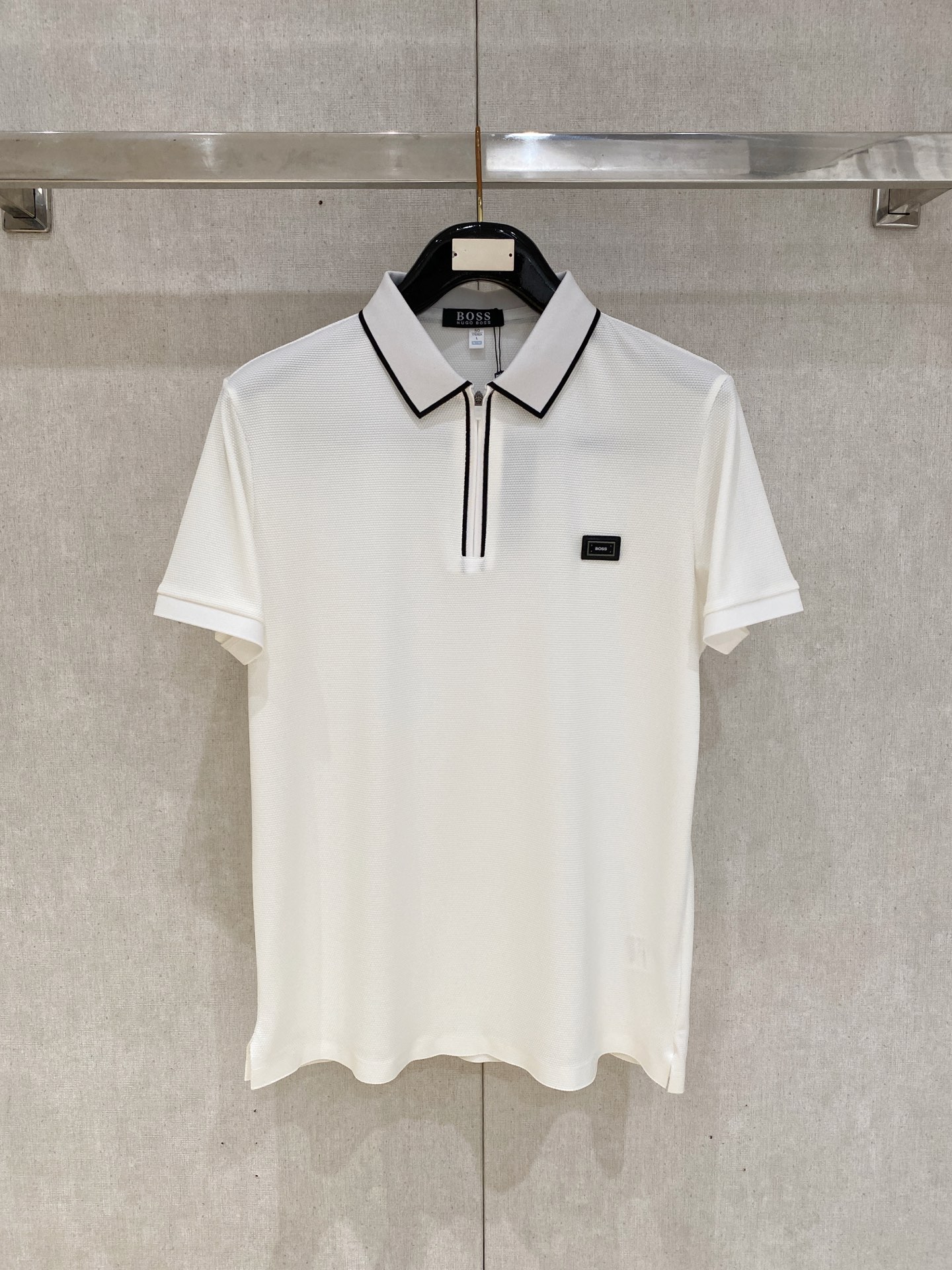 NO:761668,Highly recommended by BOSS!  Spring and summer new products are on sale at the counter. Fashionable high-end men's Polo - Logo on the chest, personalized and fashionable/Imported high-density mercerized pearls, extremely skin-friendly and comfortable. It feels very delicate, has a good texture, is cool and breathable, and is a very good overall piece. It can be worn alone as an inner layer. Size M-4Xl,,19860909BOSS 重磅推荐！春夏新品 专柜在售 时尚高端男装Polo-胸前Logo个性时尚/进口顶极高密度丝光珠地,极为亲肤舒适 摸上去非常的细腻,质感很好,凉爽透气,整体非常不错的一款,内搭单穿都完全没问题 尺码M-4Xl,,,Men's clothing