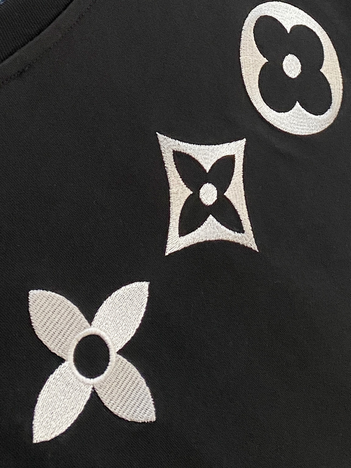 PLV2026夏季新款短袖T恤，个性艺术系列全网独家首发 百搭款细节处理完美纯棉面料十分精致 原版面料 